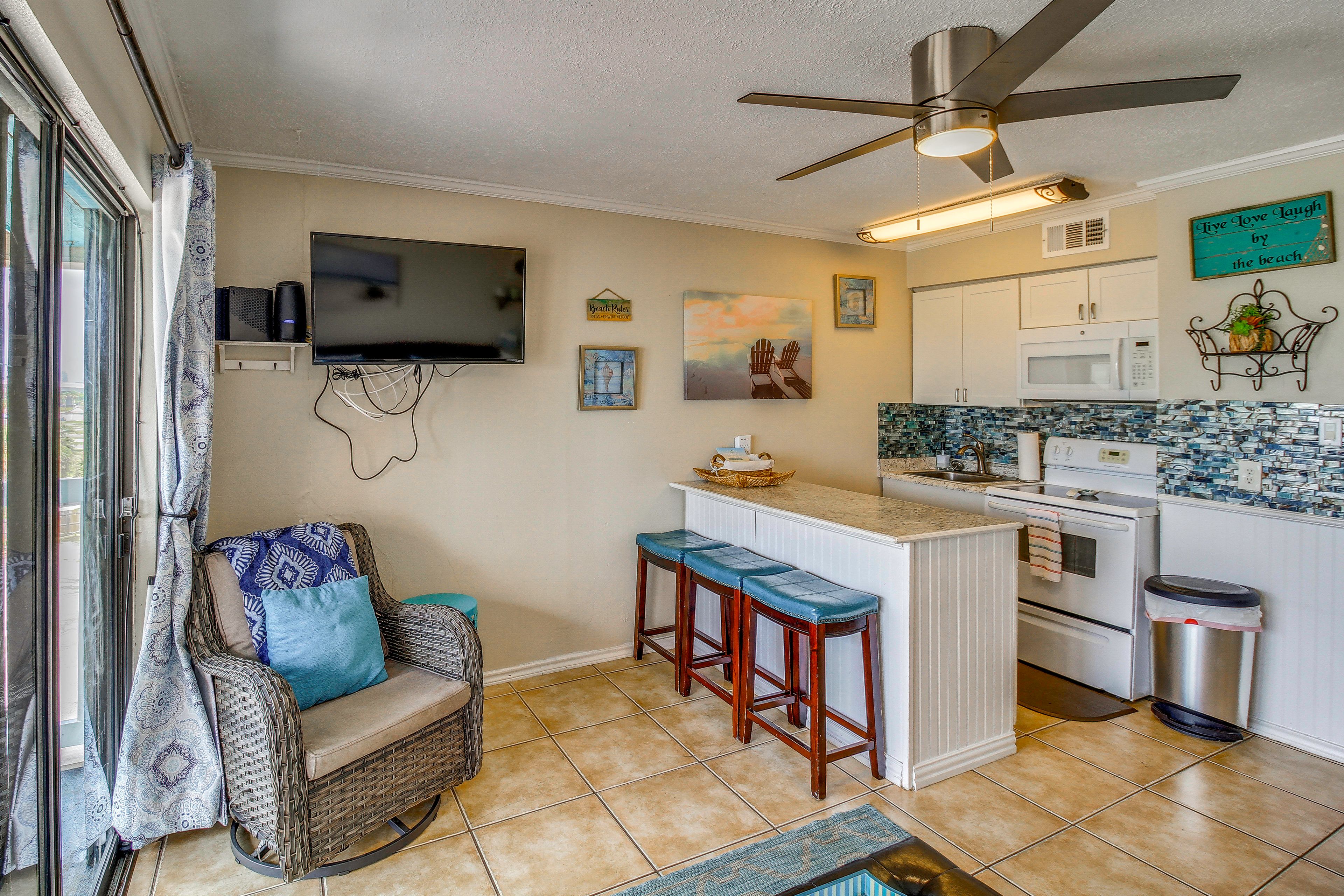 Kitchen | Cooking Basics | Dining Area | Dishes & Flatware Provided