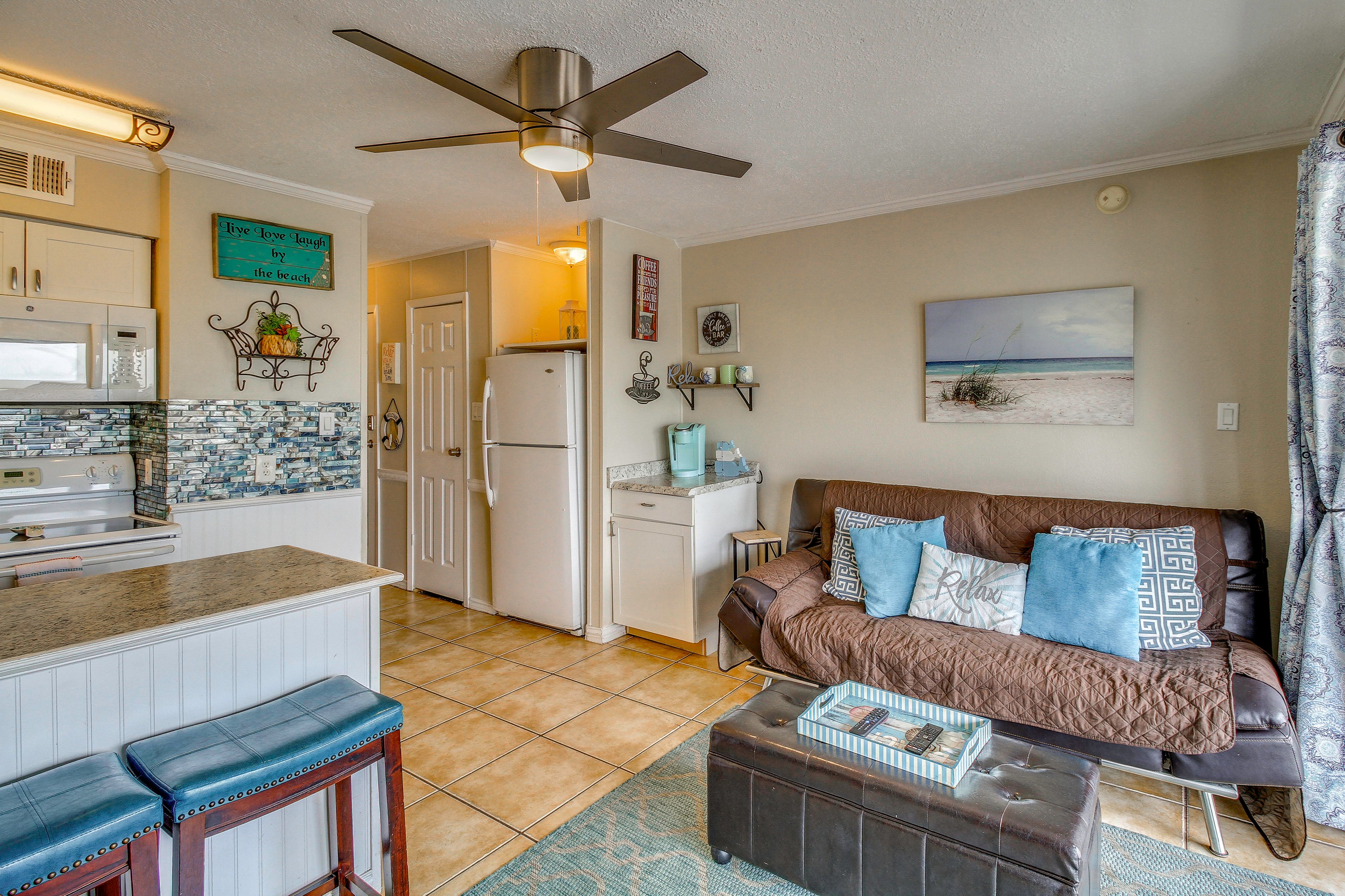 Living Room | Futon
