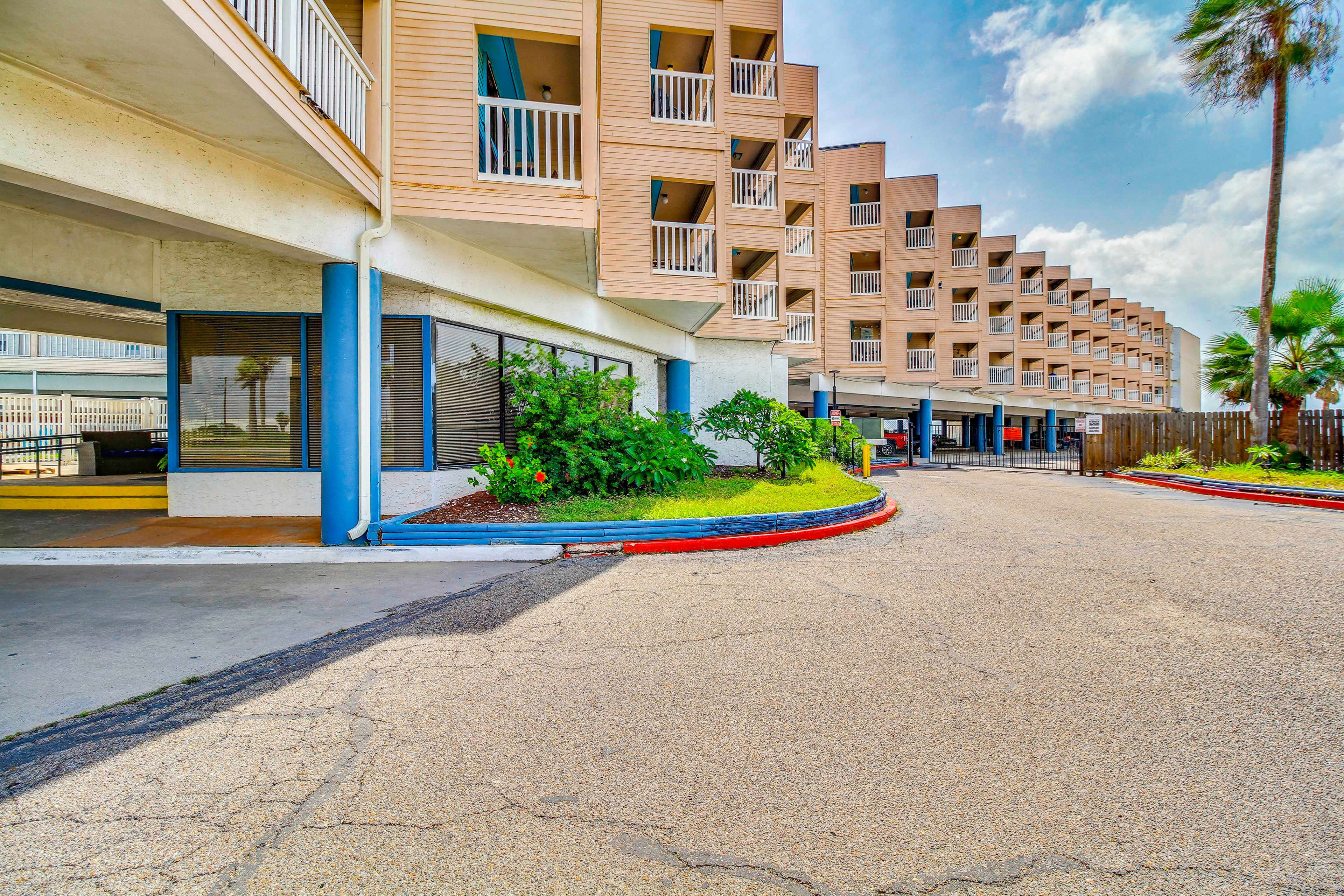 Exterior | Open Guest Parking Lot