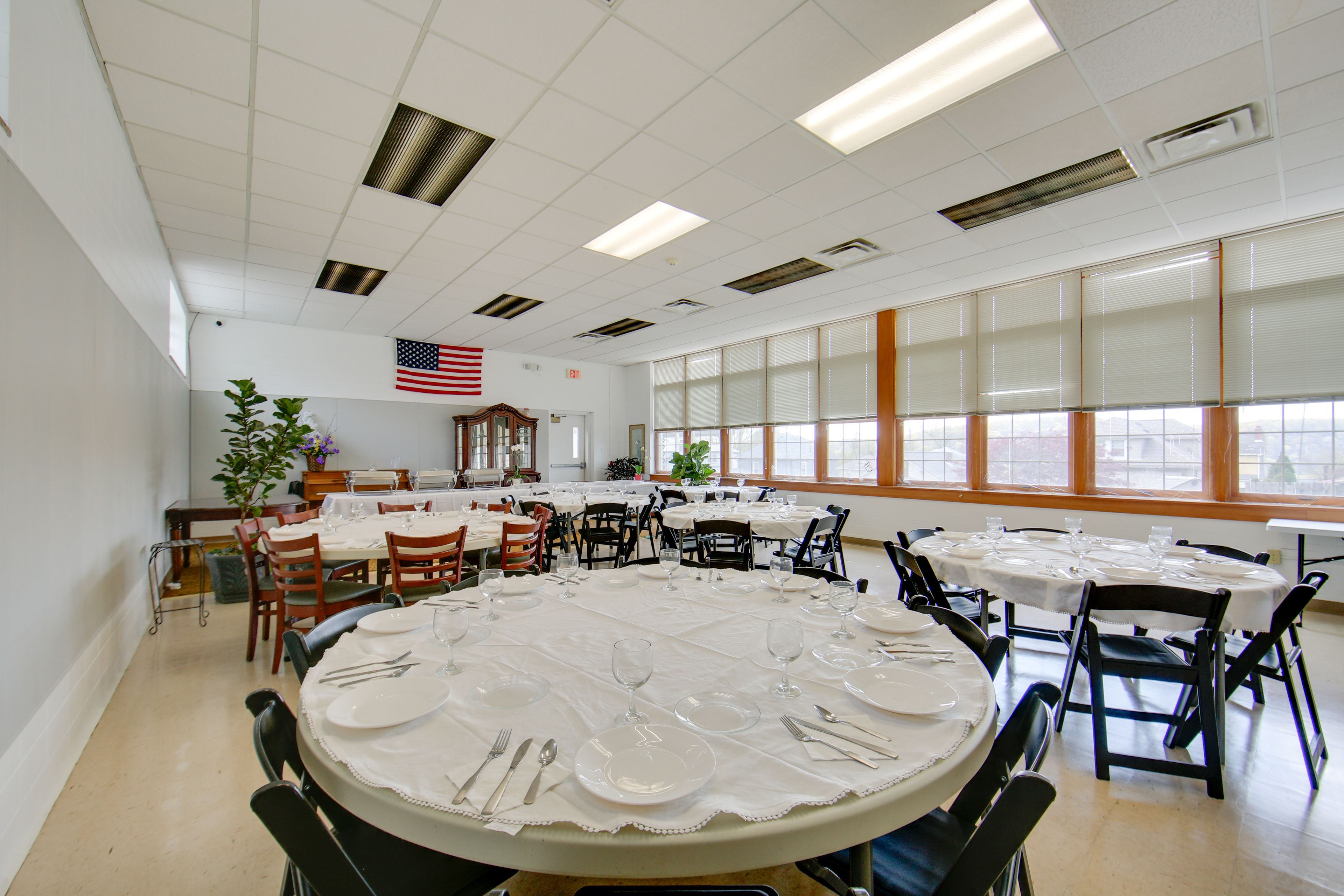 Group-Friendly Dining Area