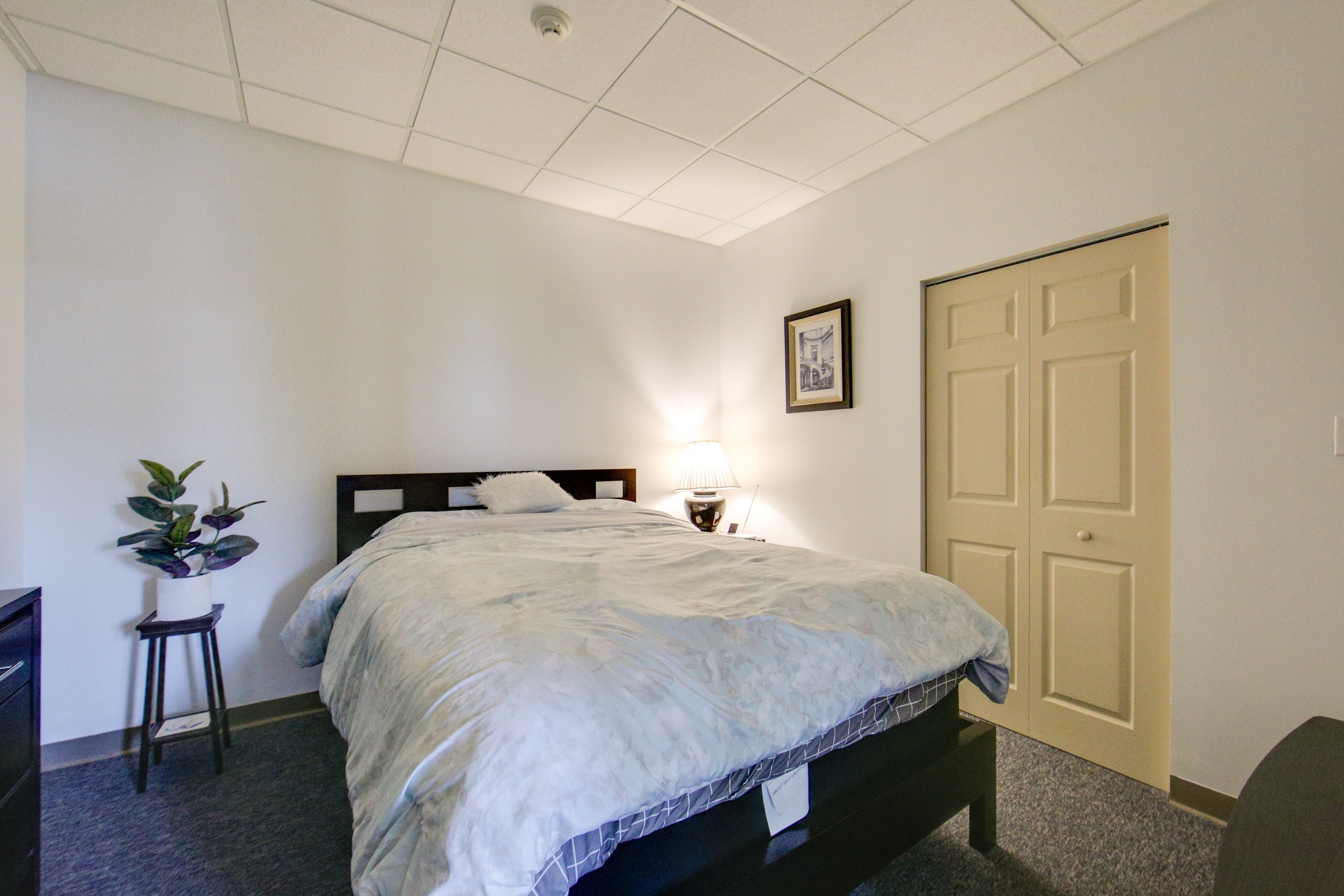 Unit 1 | Bedroom 1 | Queen Bed
