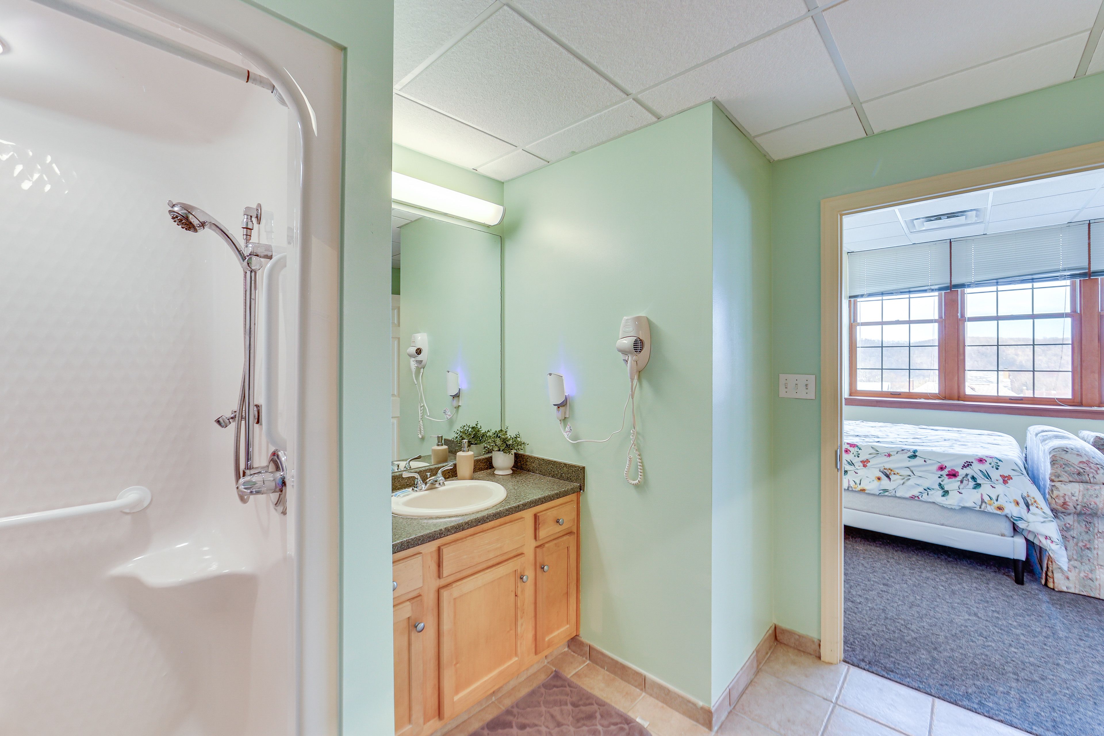 Unit 3 | Full Bathroom