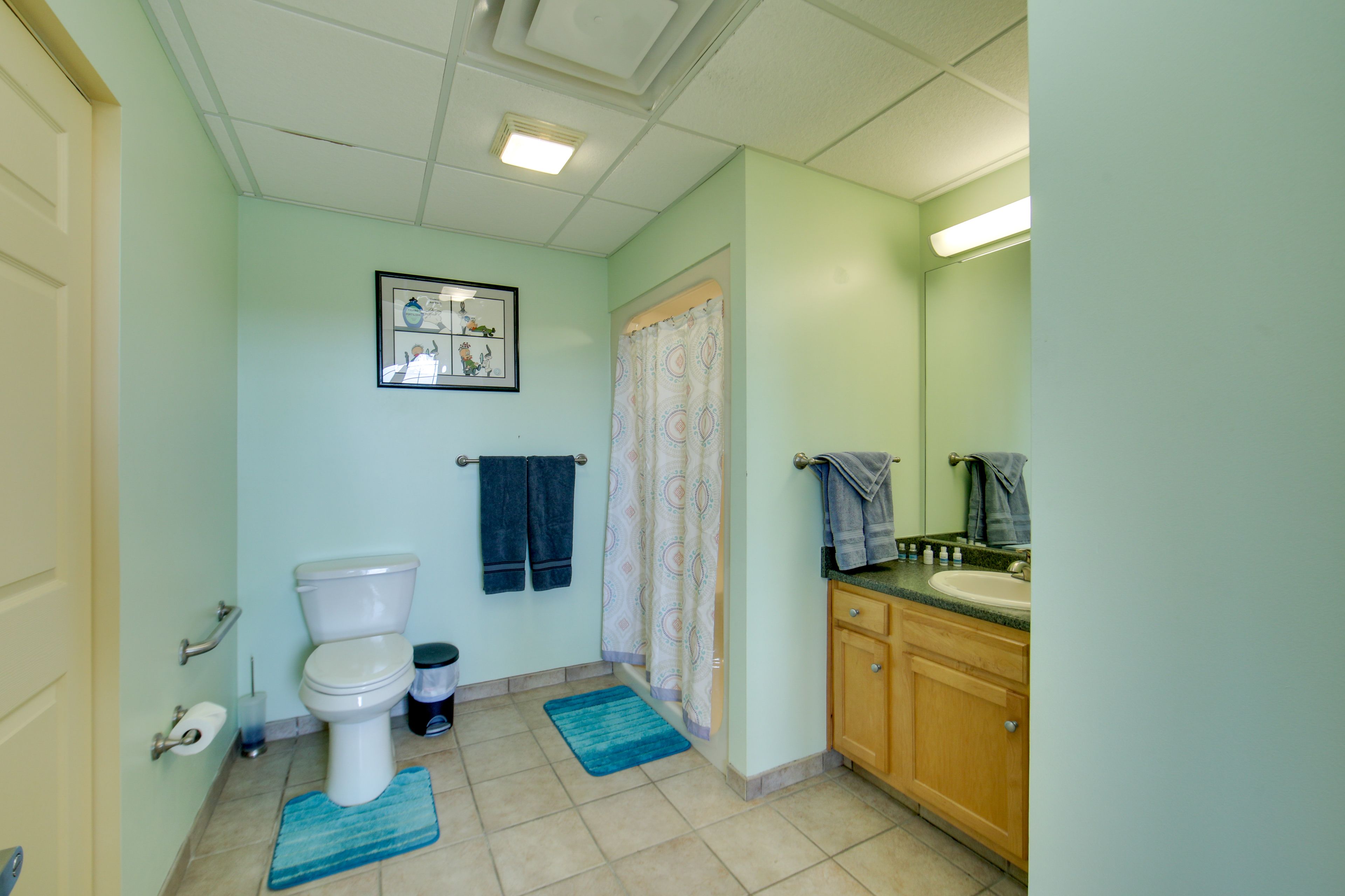 Unit 7 | Full Bathroom