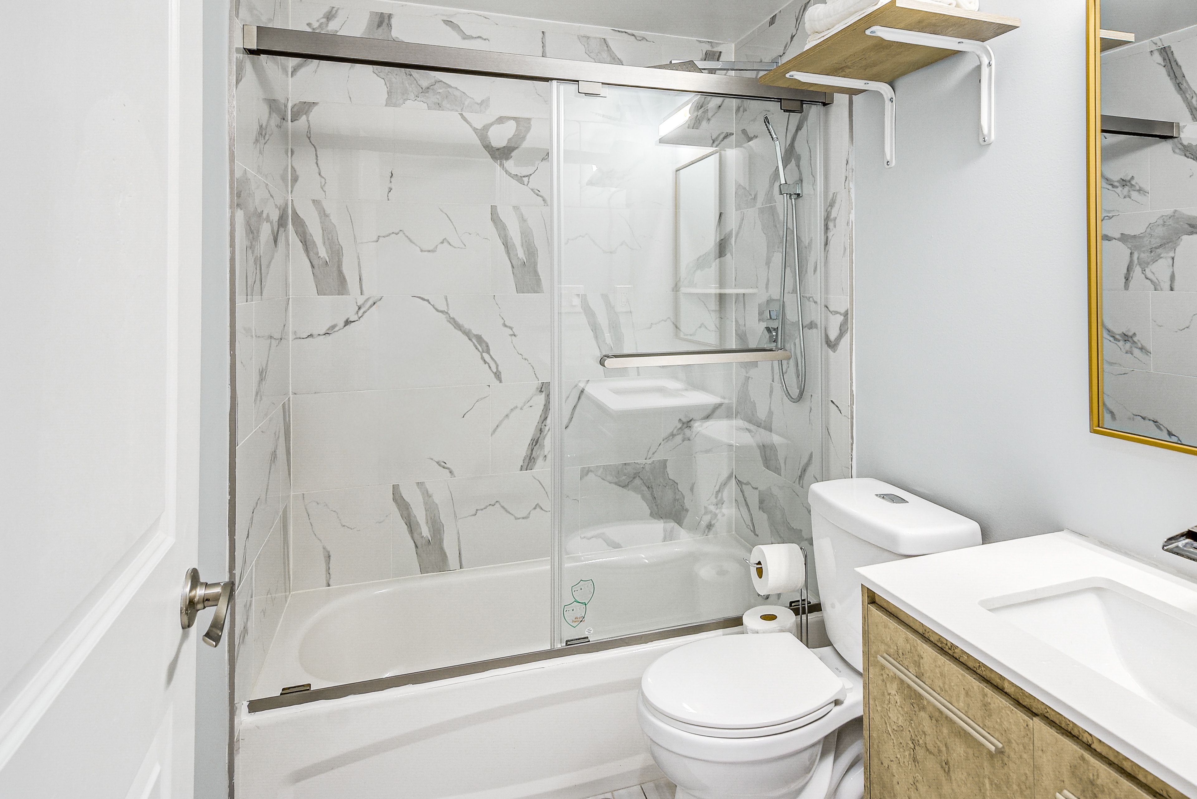 Bathroom | 1st Floor