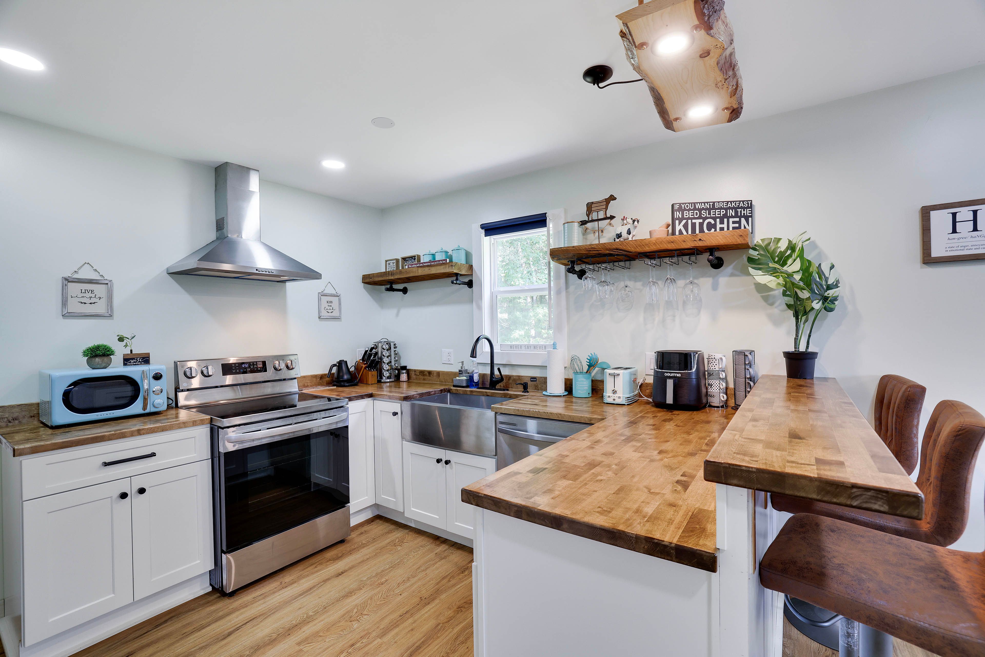 Kitchen | Single-Story Unit on 2nd Floor