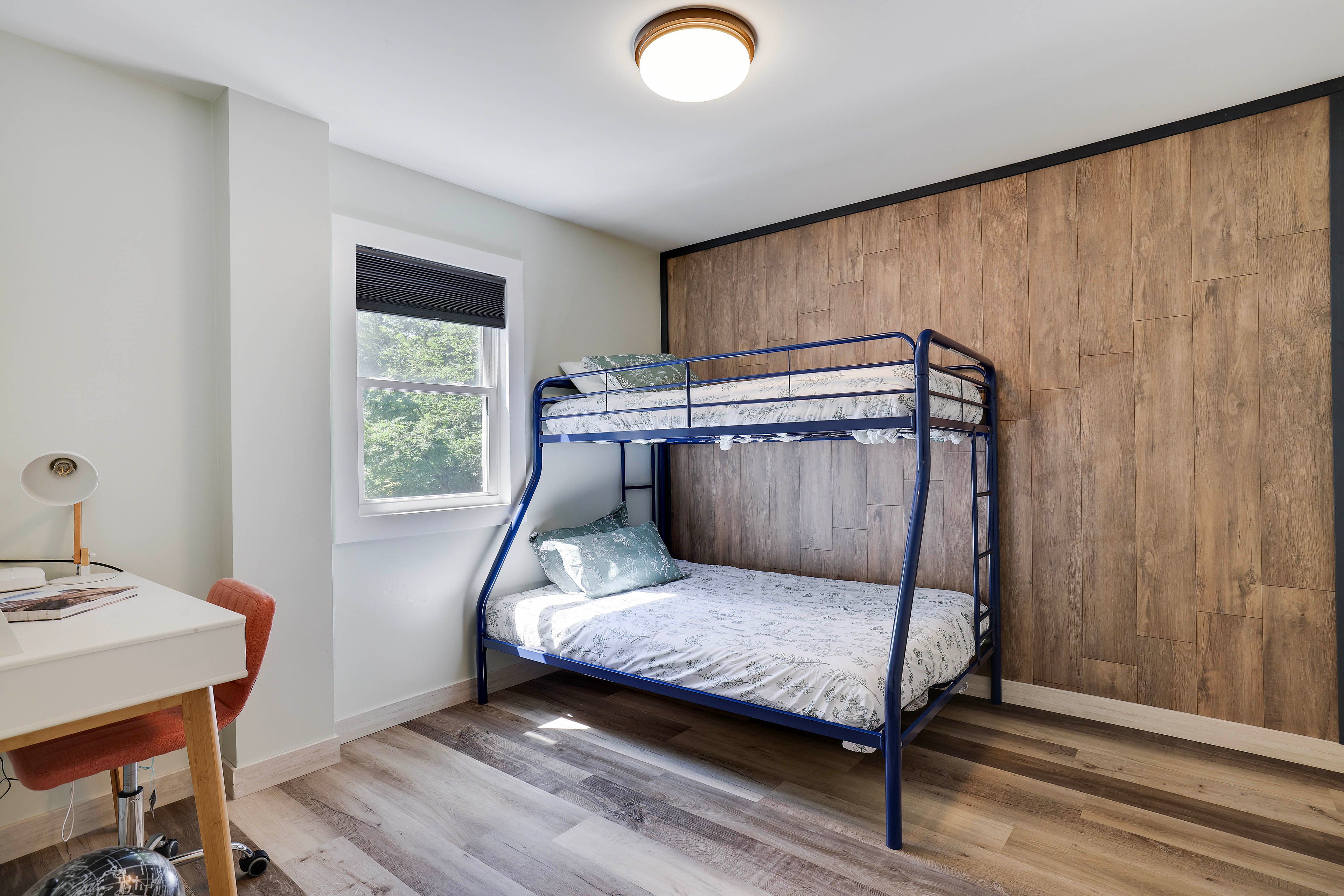 Bedroom 2 | Twin/Full Bunk Bed