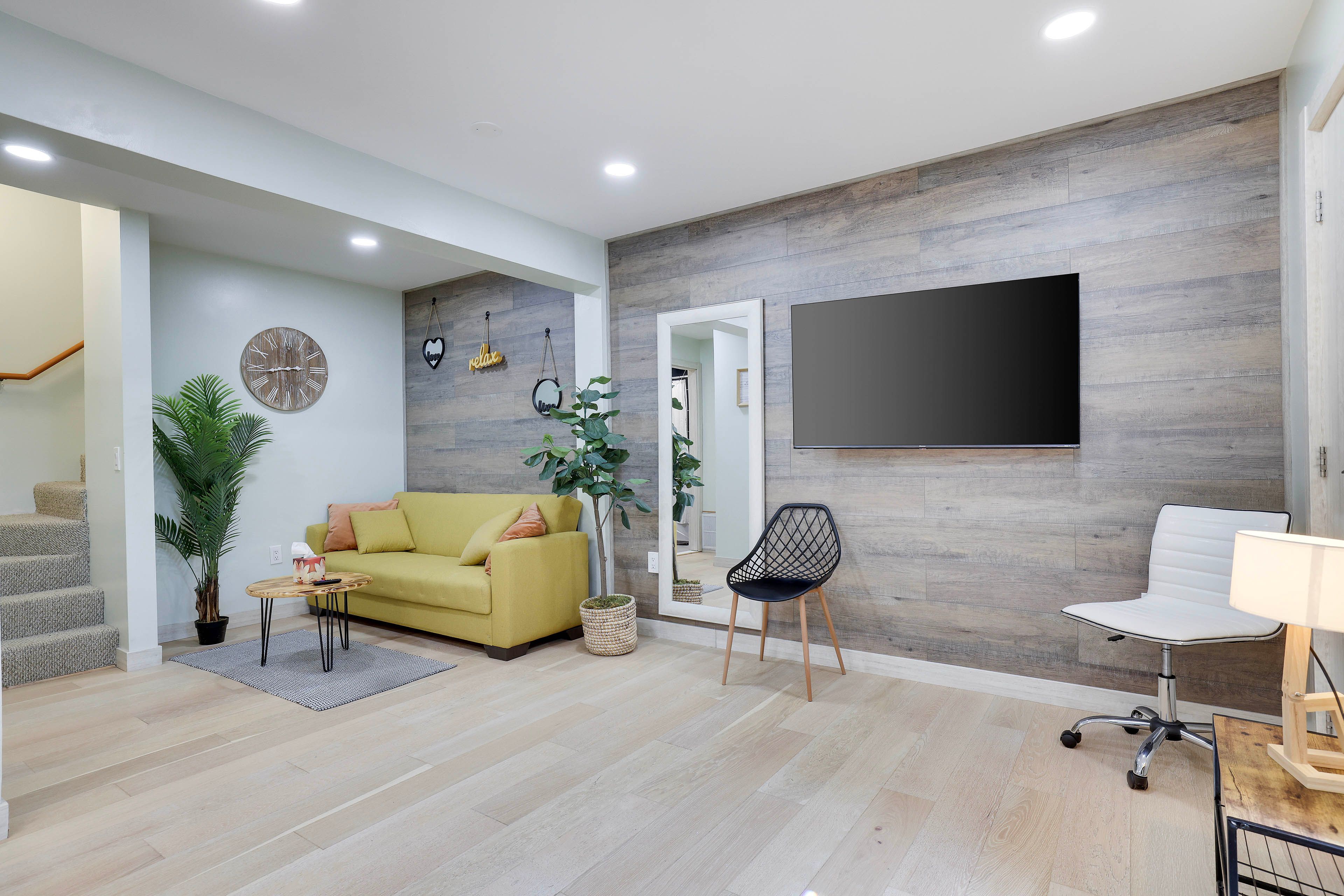 Living Room | Queen Sleeper Sofa | 1st Floor
