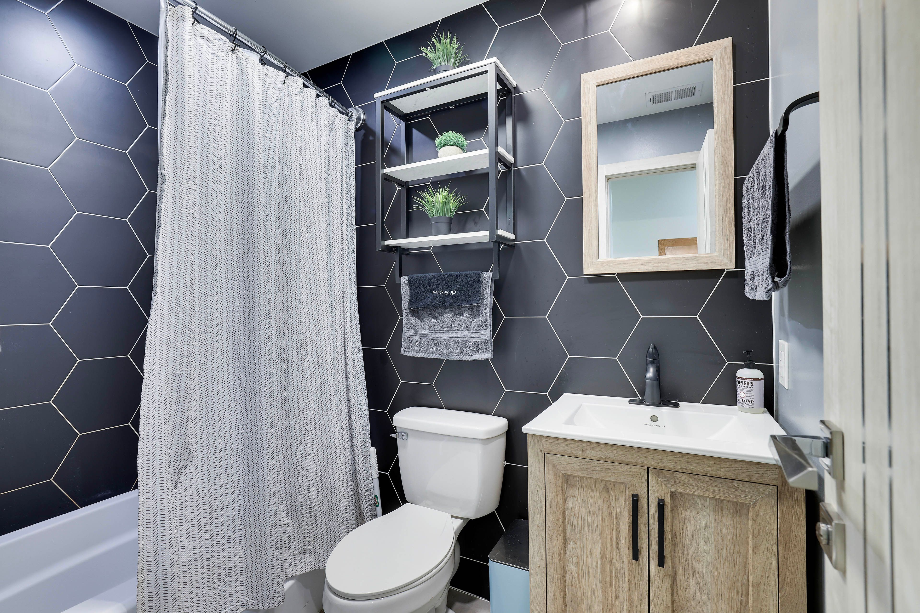 Full Bathroom | Towels & Linens Provided | 1st Floor