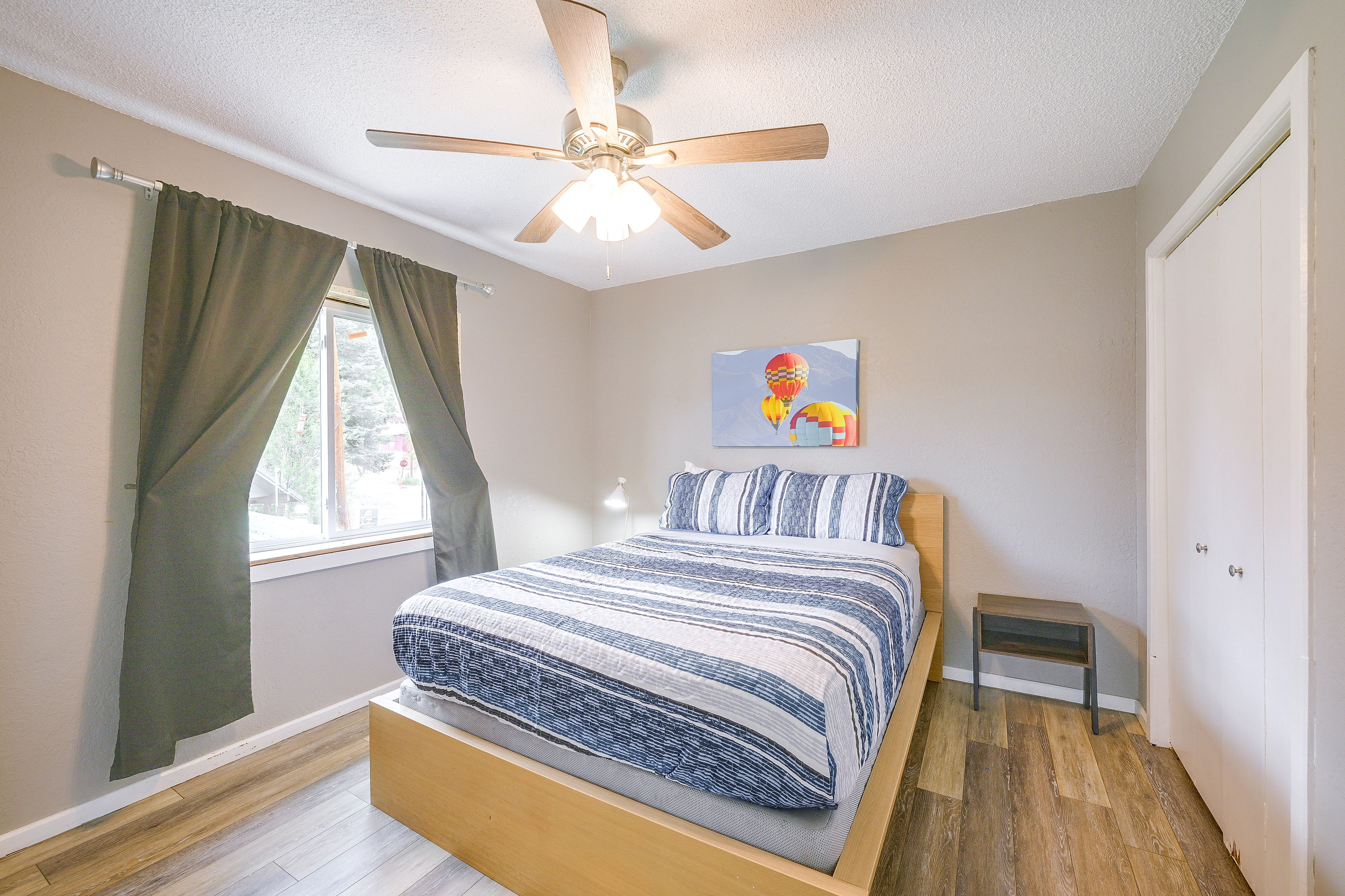 Bedroom 1 | Queen Bed