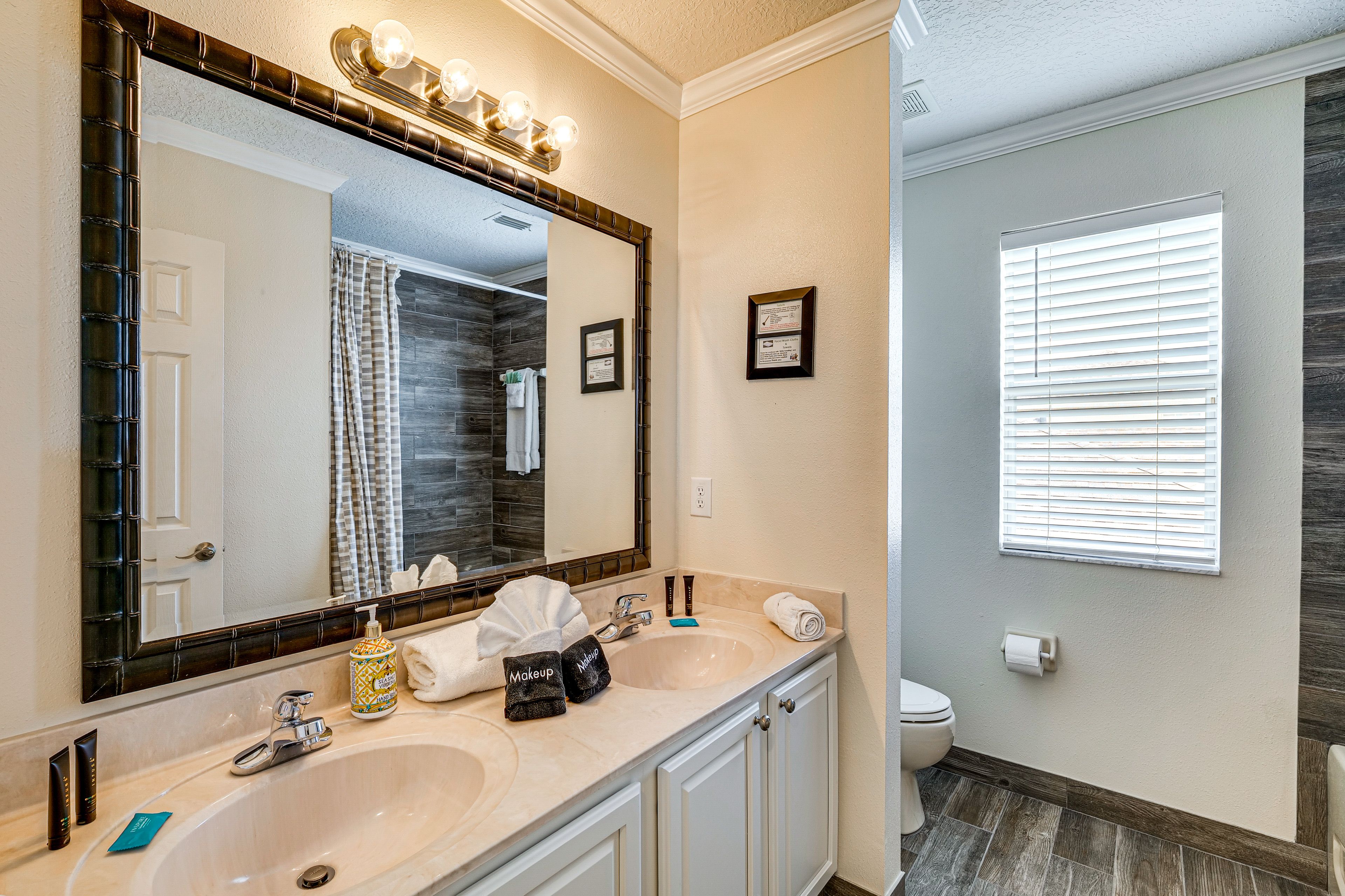 Full Bathroom | 2nd Floor