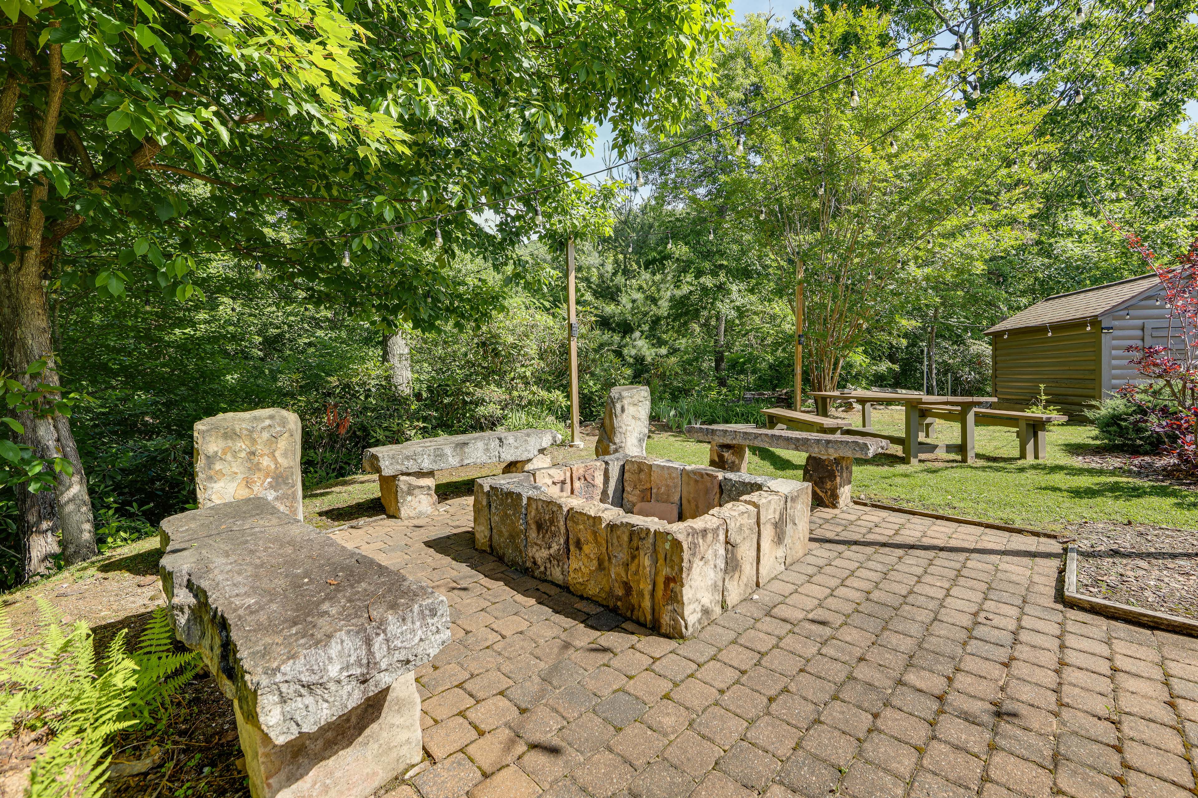 Private Yard | Fire Pit