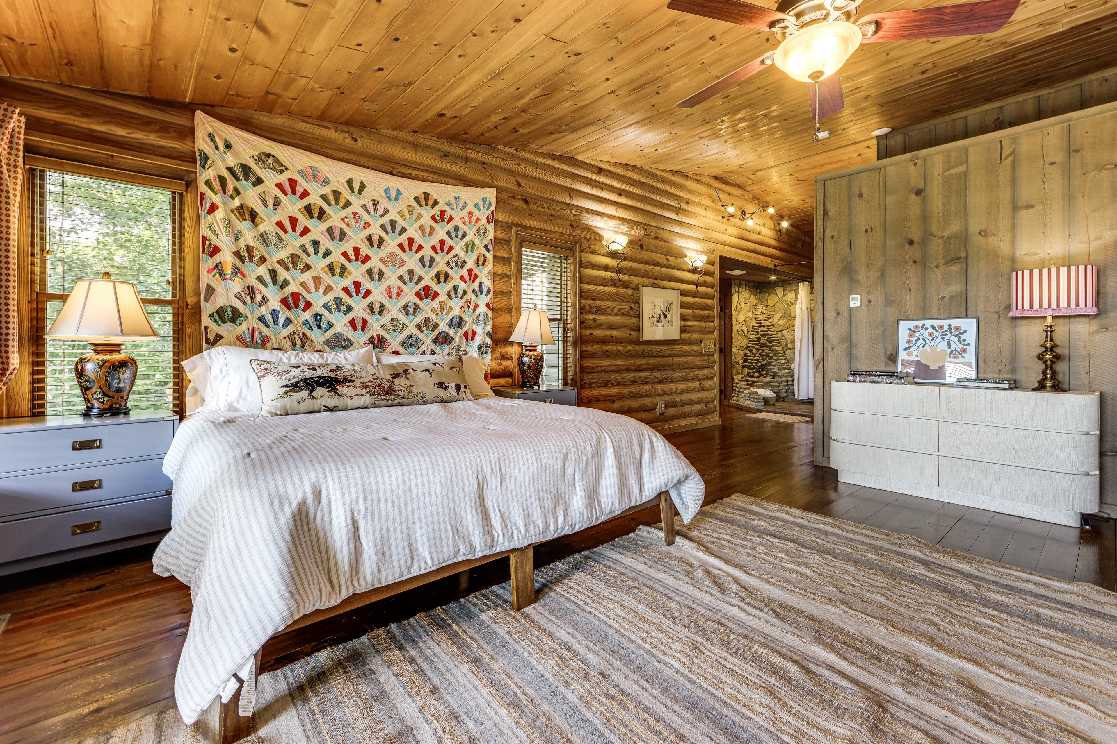 Bedroom 1 | King Bed | En-Suite Bathroom | Main Floor
