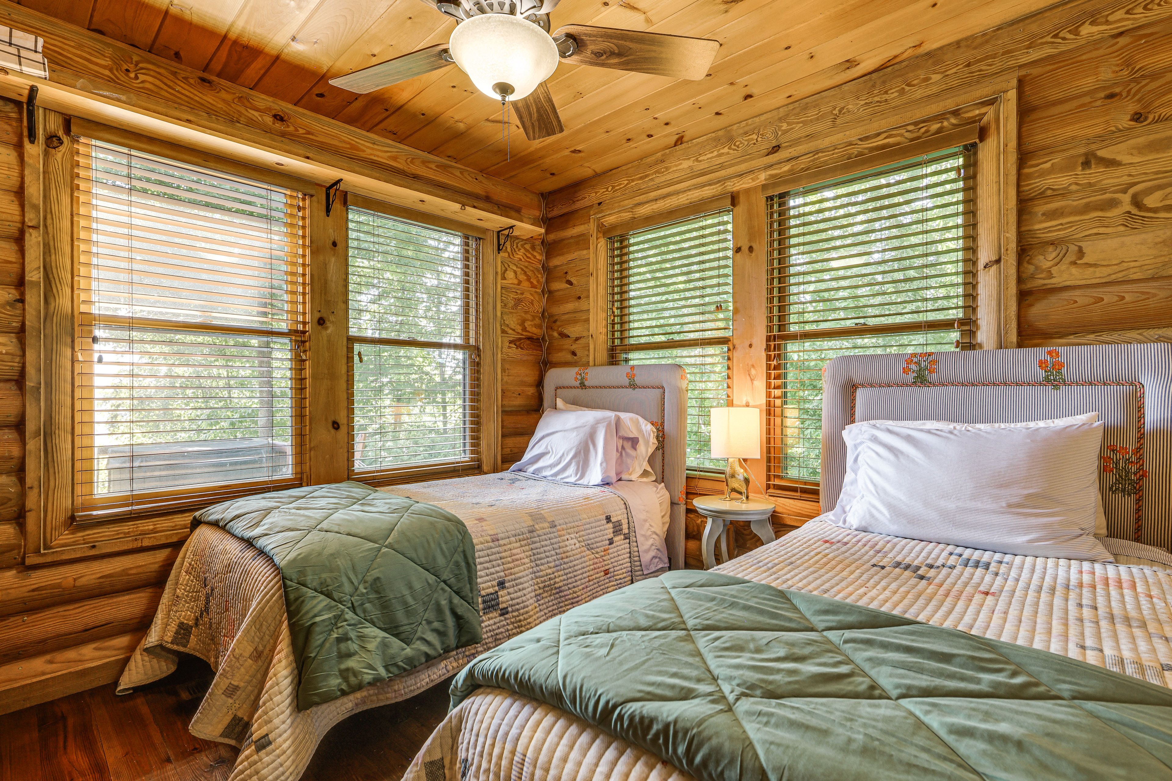 Bedroom 2 | 2 Twin Beds | Main Floor