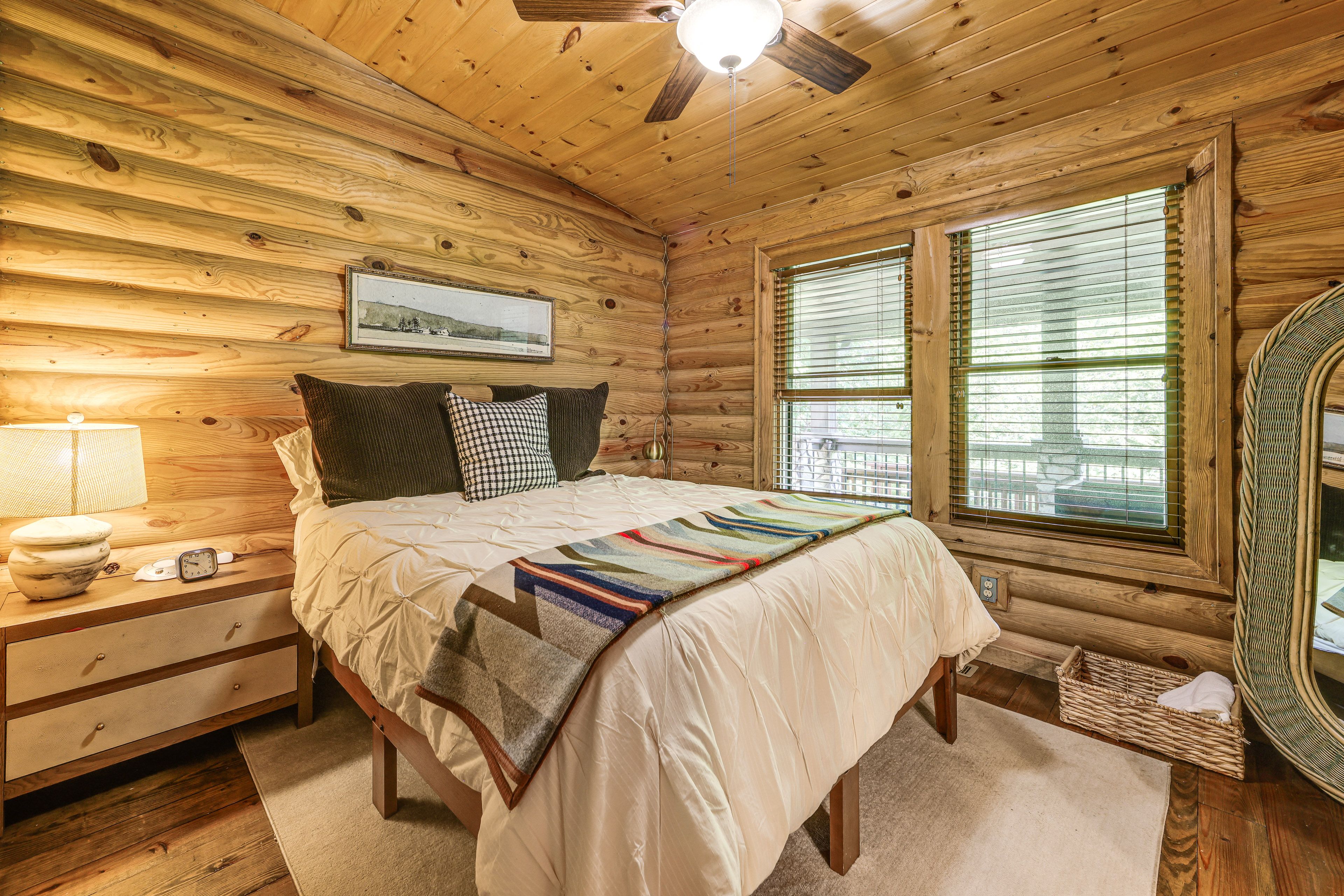 Bedroom 3 | Queen Bed | En-Suite Jack-and-Jill Bathroom | Main Floor