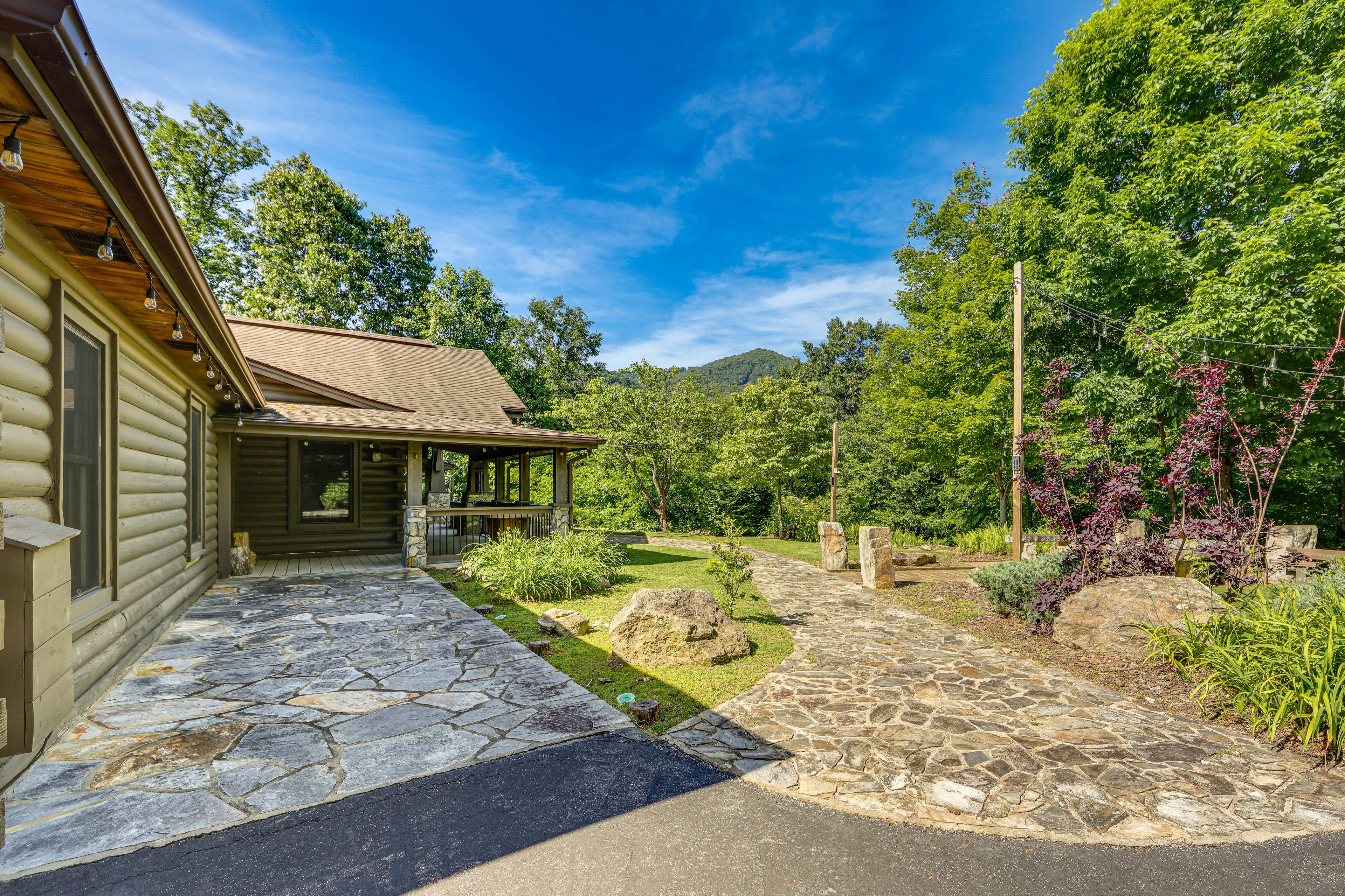 Entryway | Step-Free Access