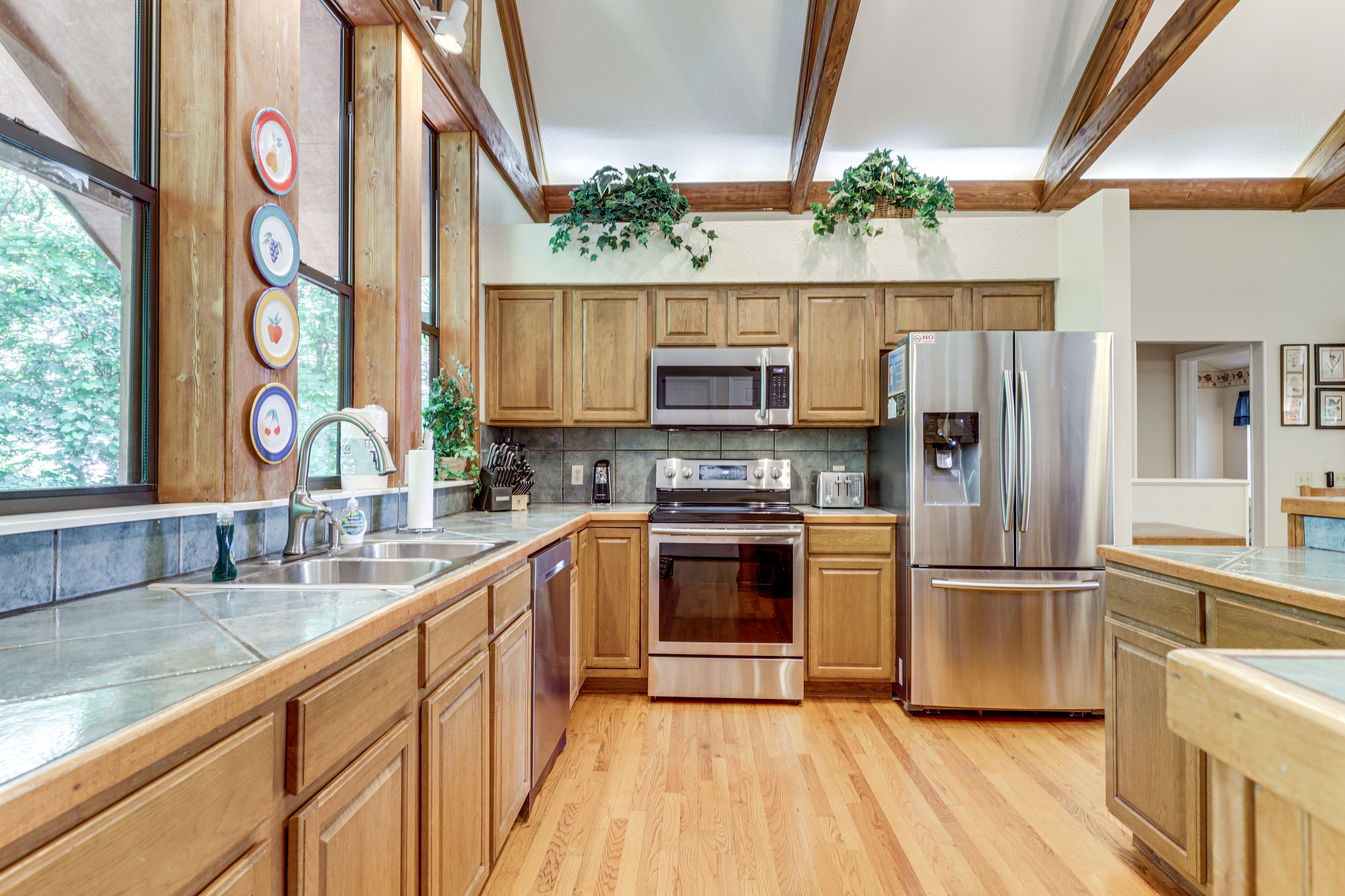 Kitchen | Main Level