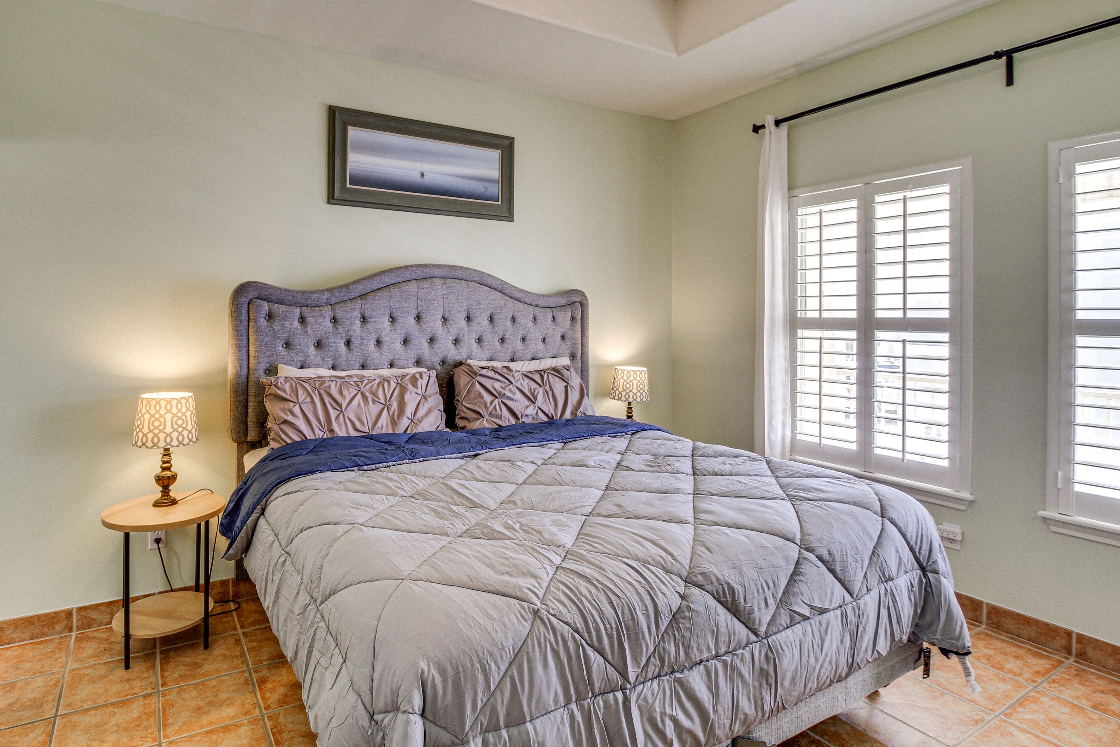 Bedroom 3 | King Bed | Smart TV | 2nd Floor