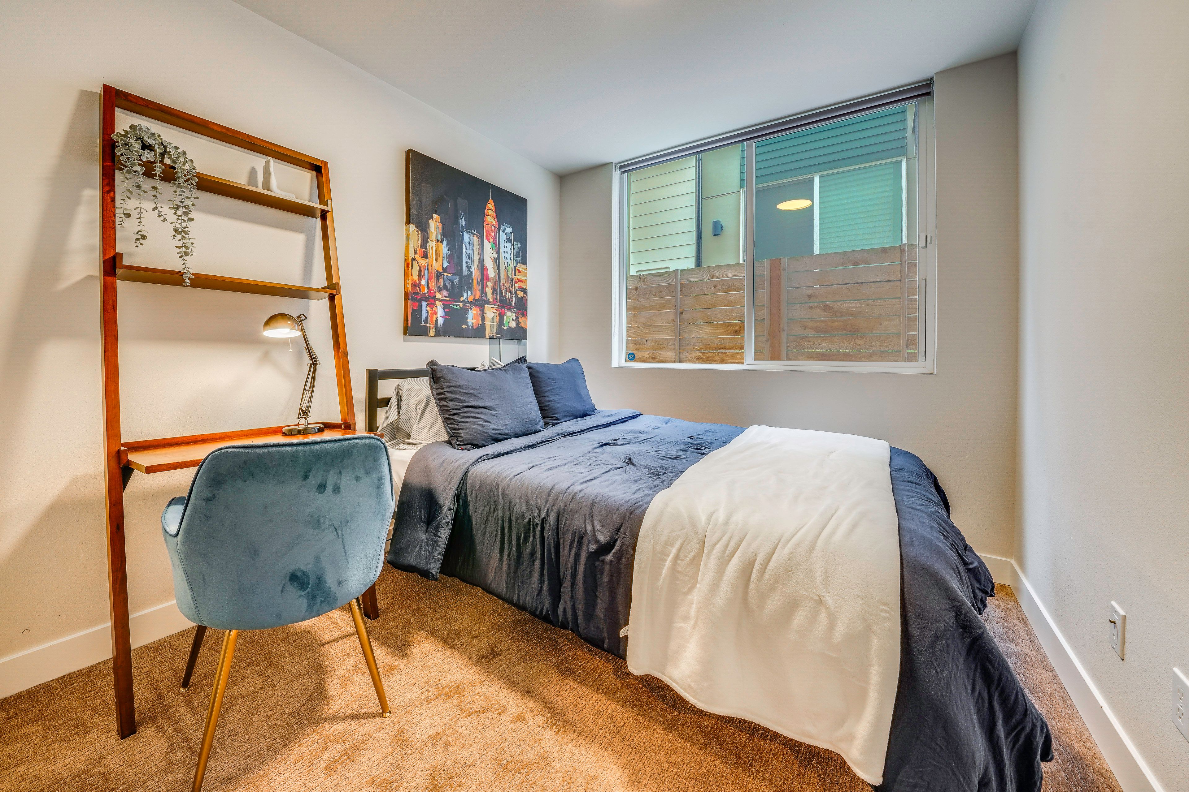 Bedroom 1 | Queen Bed | 1st Floor