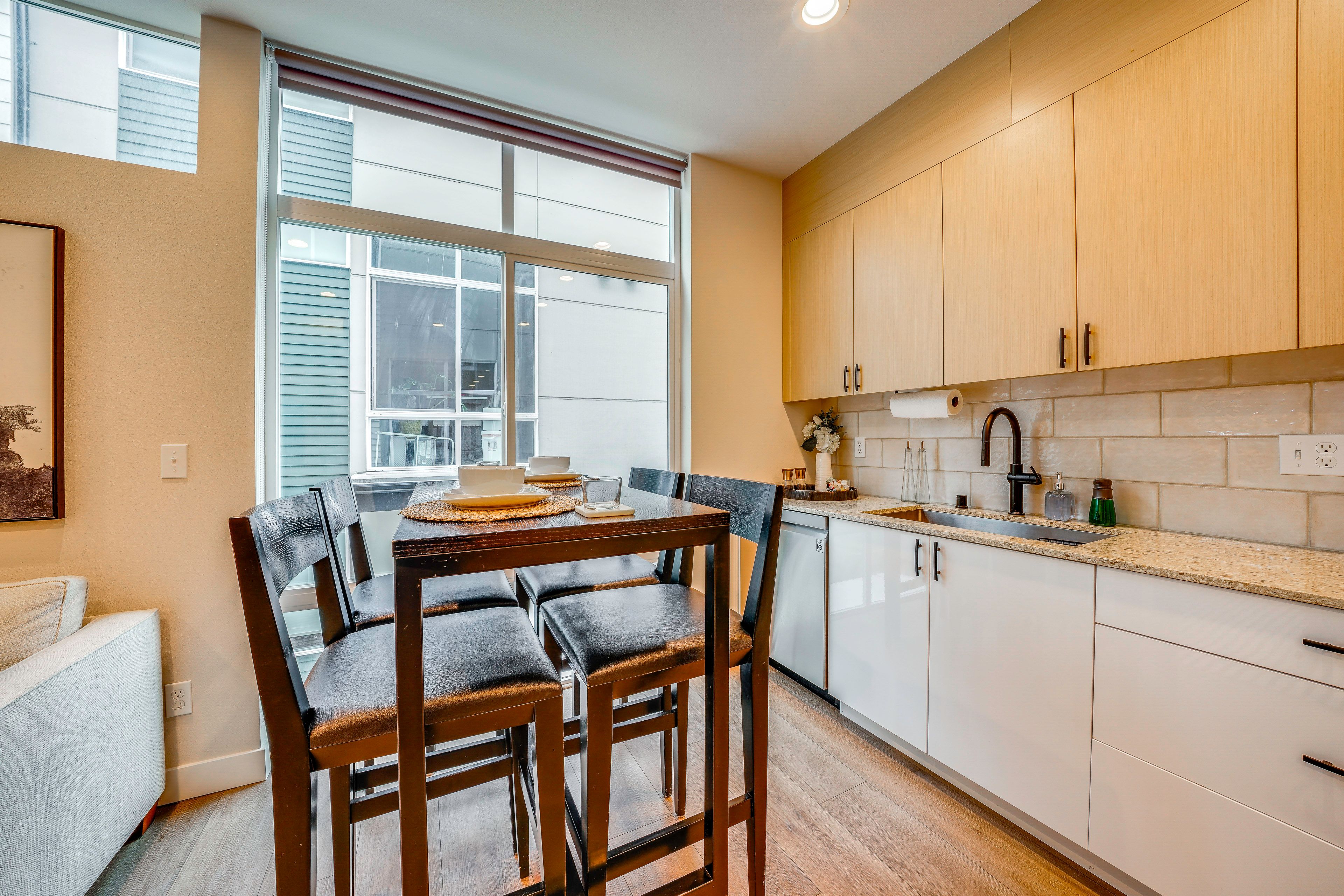 Dining Area | Dishes & Flatware Provided | 2nd Floor