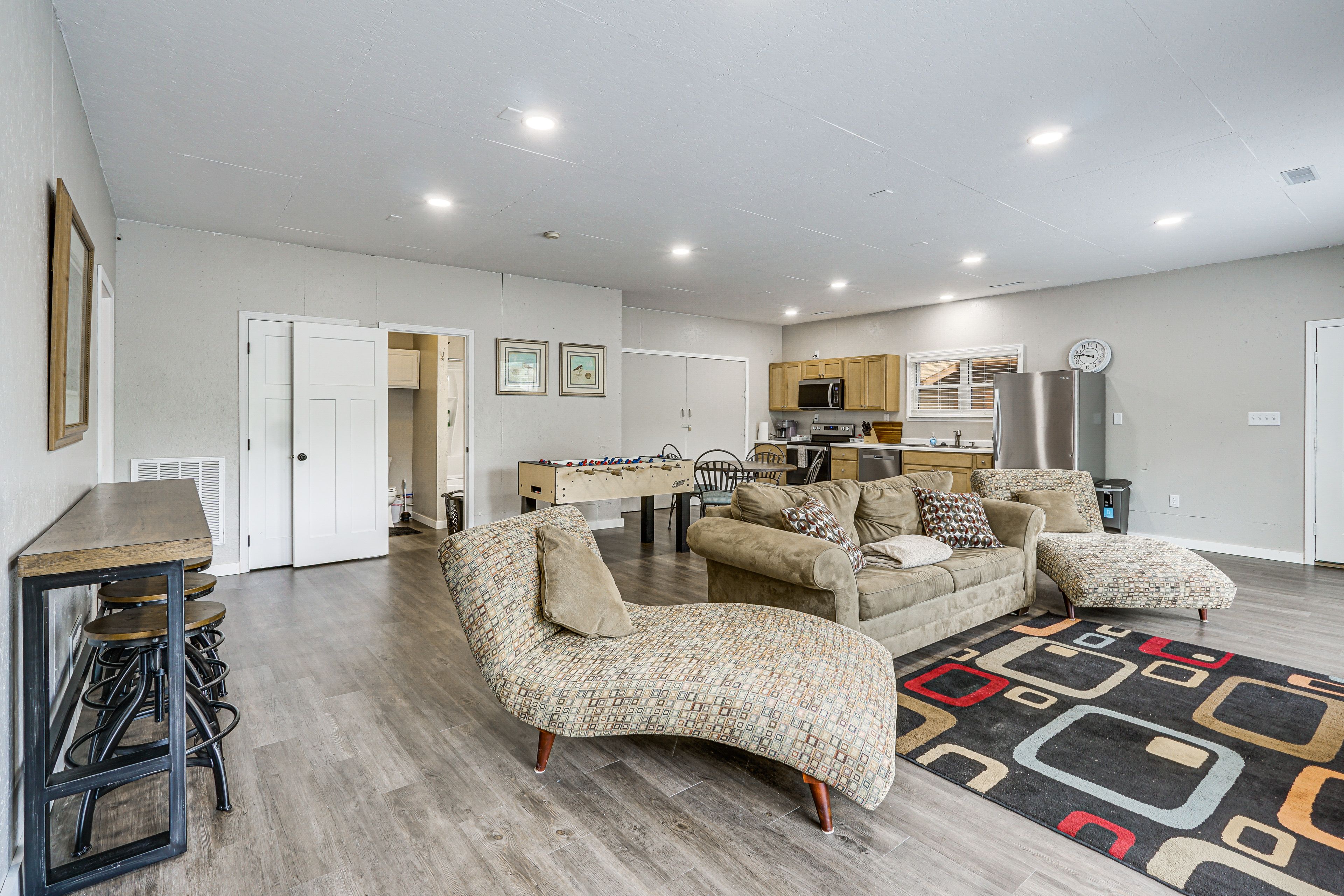Interior | Open Floor Plan | Free WiFi