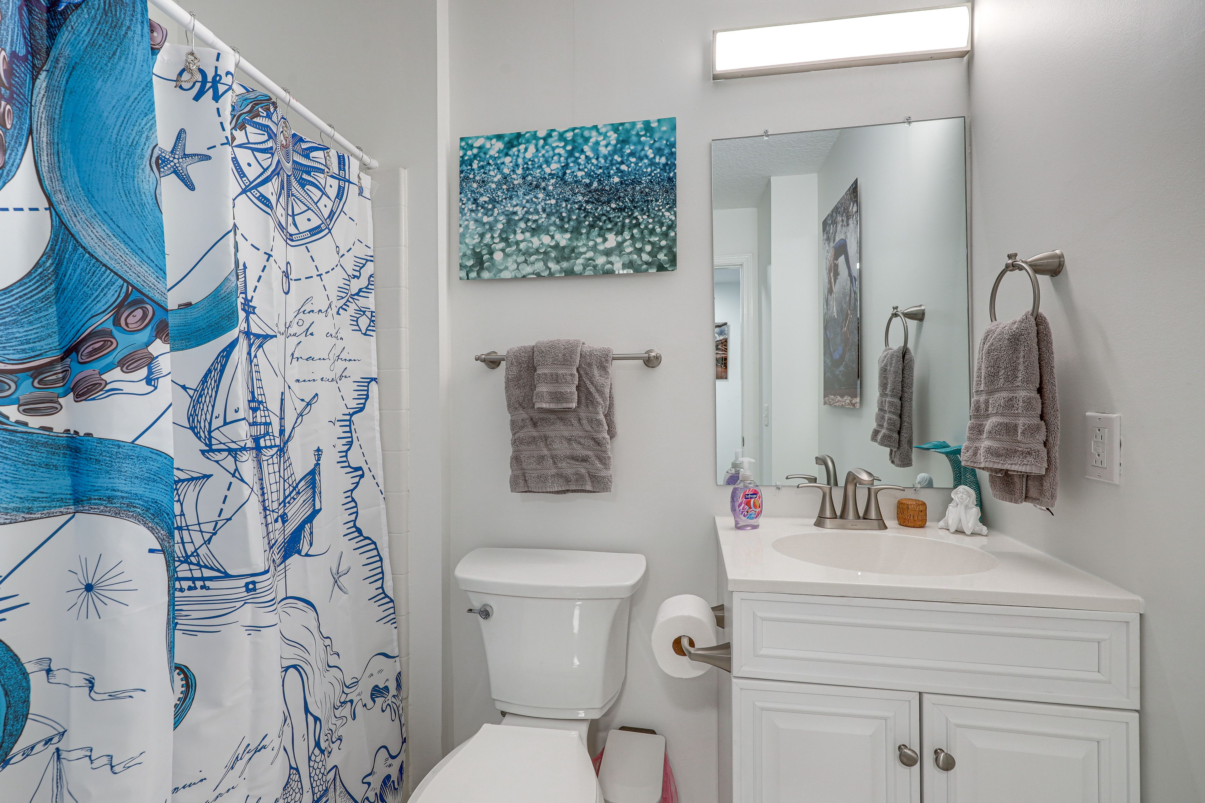 Bathroom | Upper Level