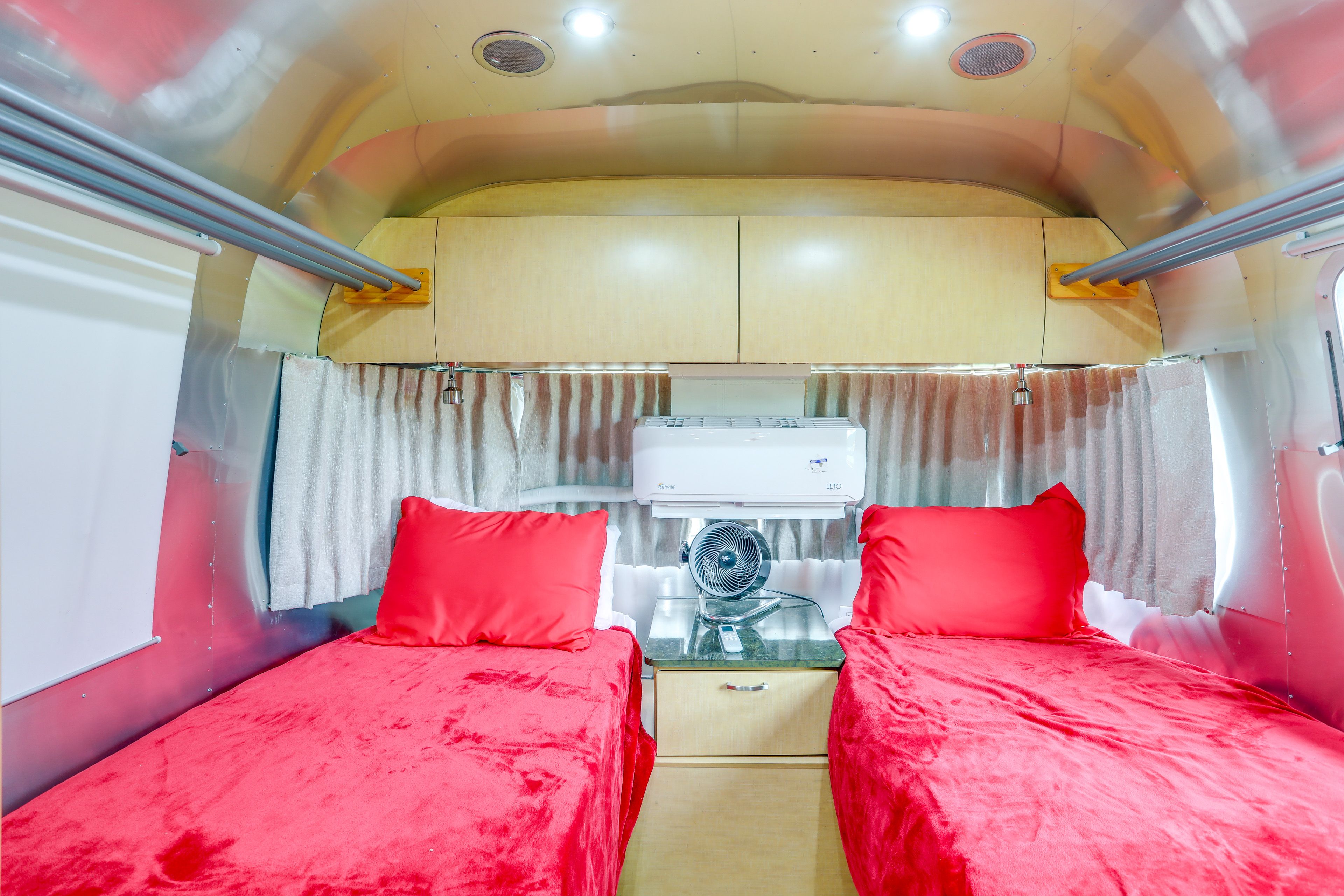 Studio 1 | 2 Twin Beds | 1st Floor