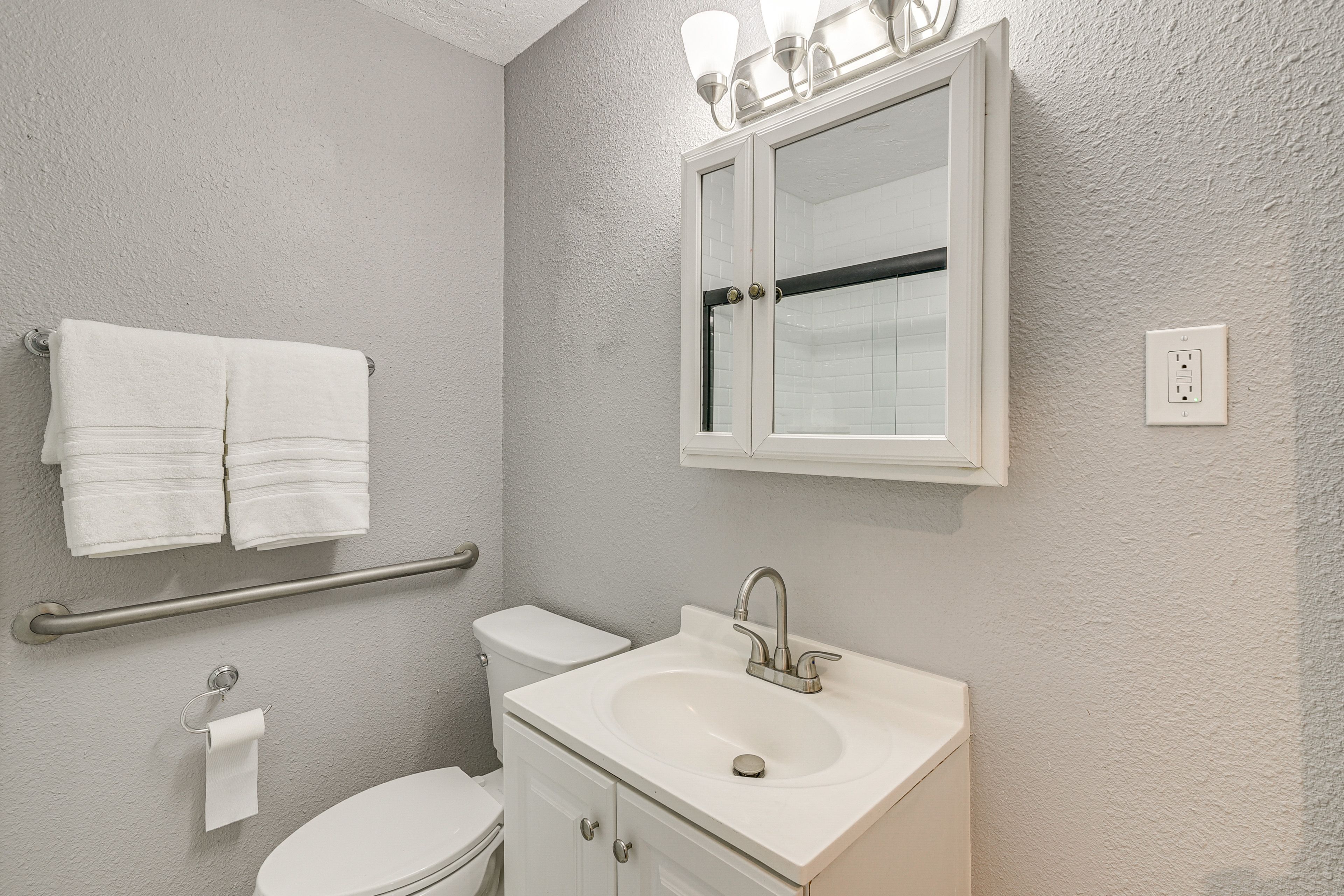 Full Bathroom