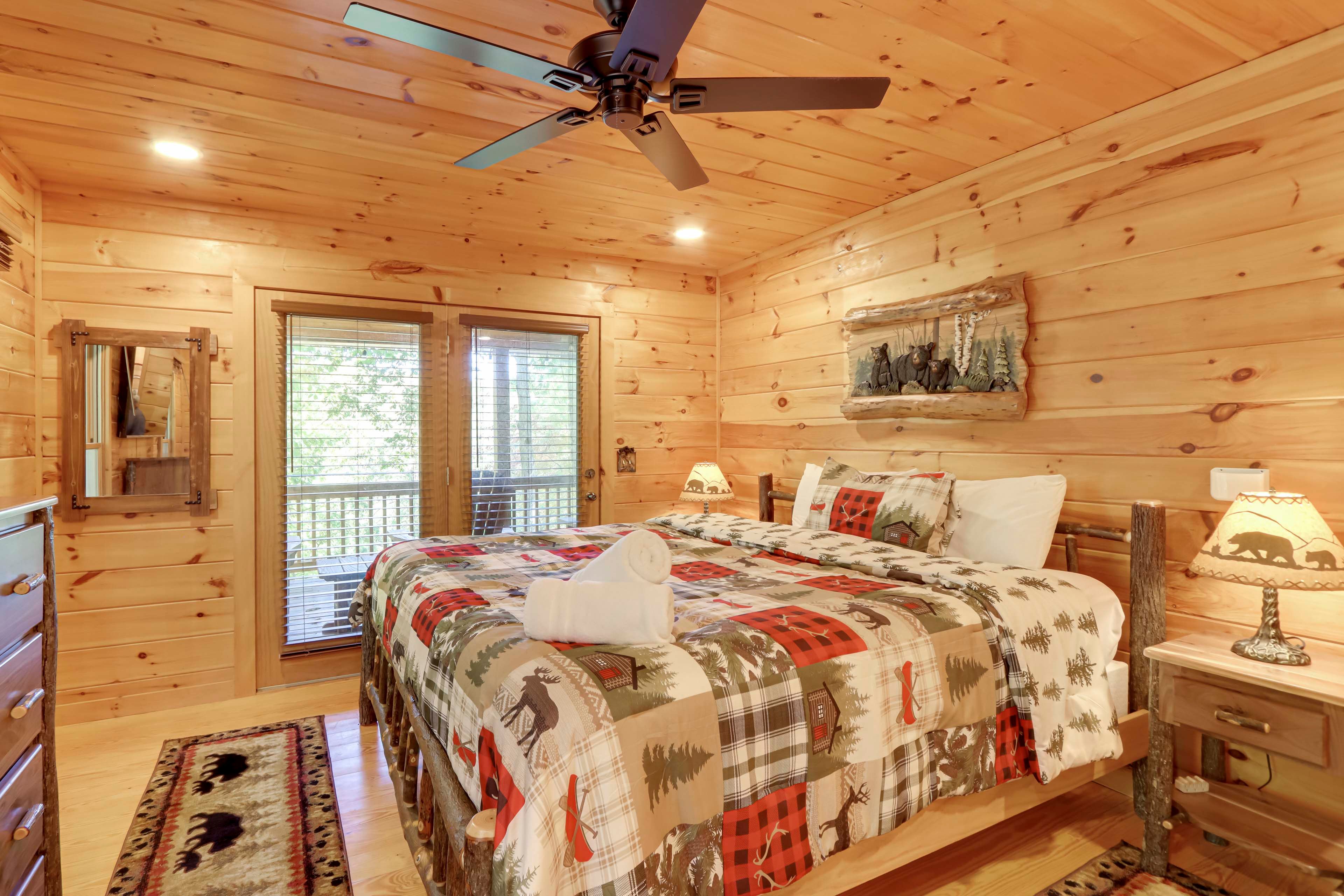 Bedroom 2 | King Bed | Main Level | Main Cabin