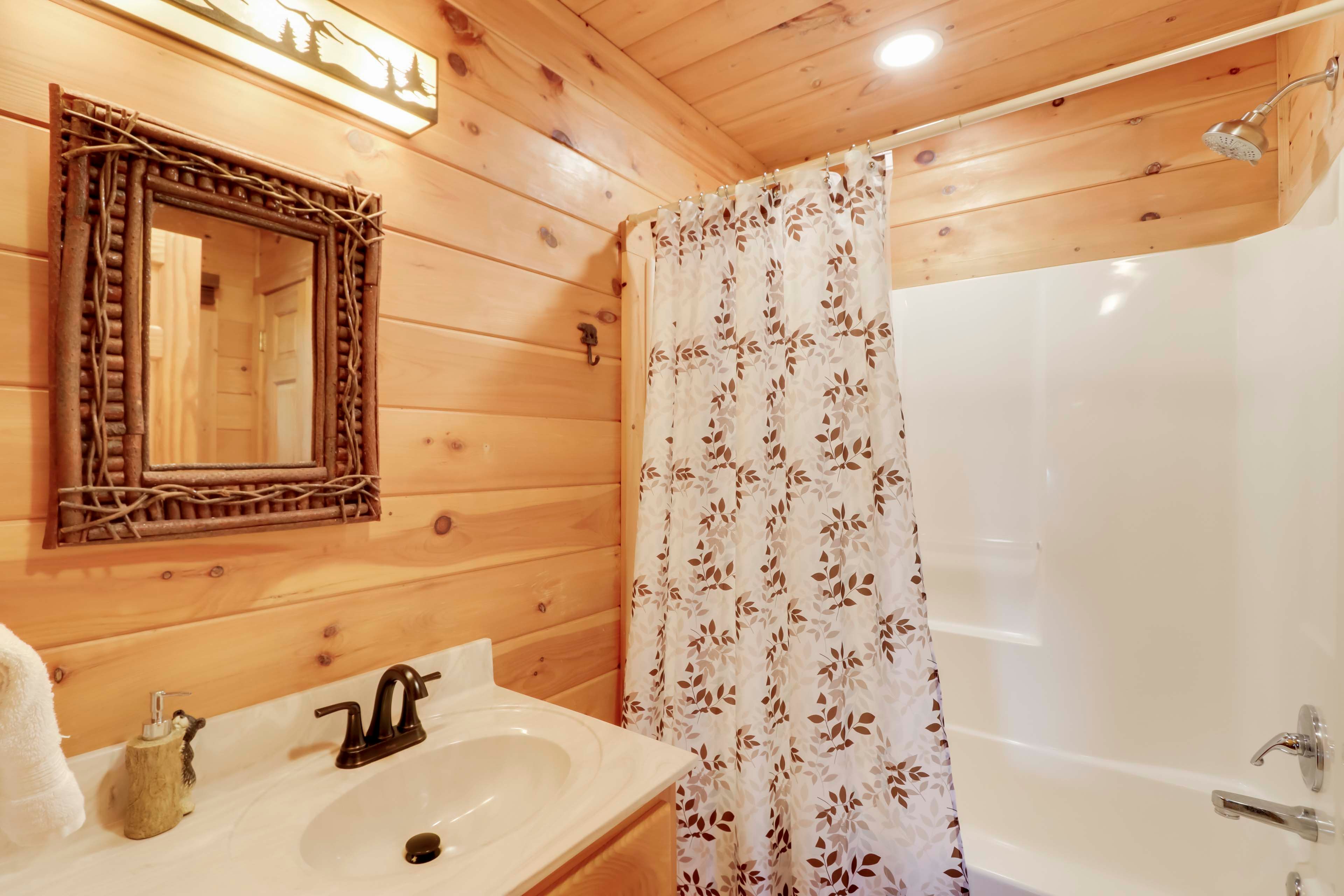 Full Bathroom | Guest Cottage