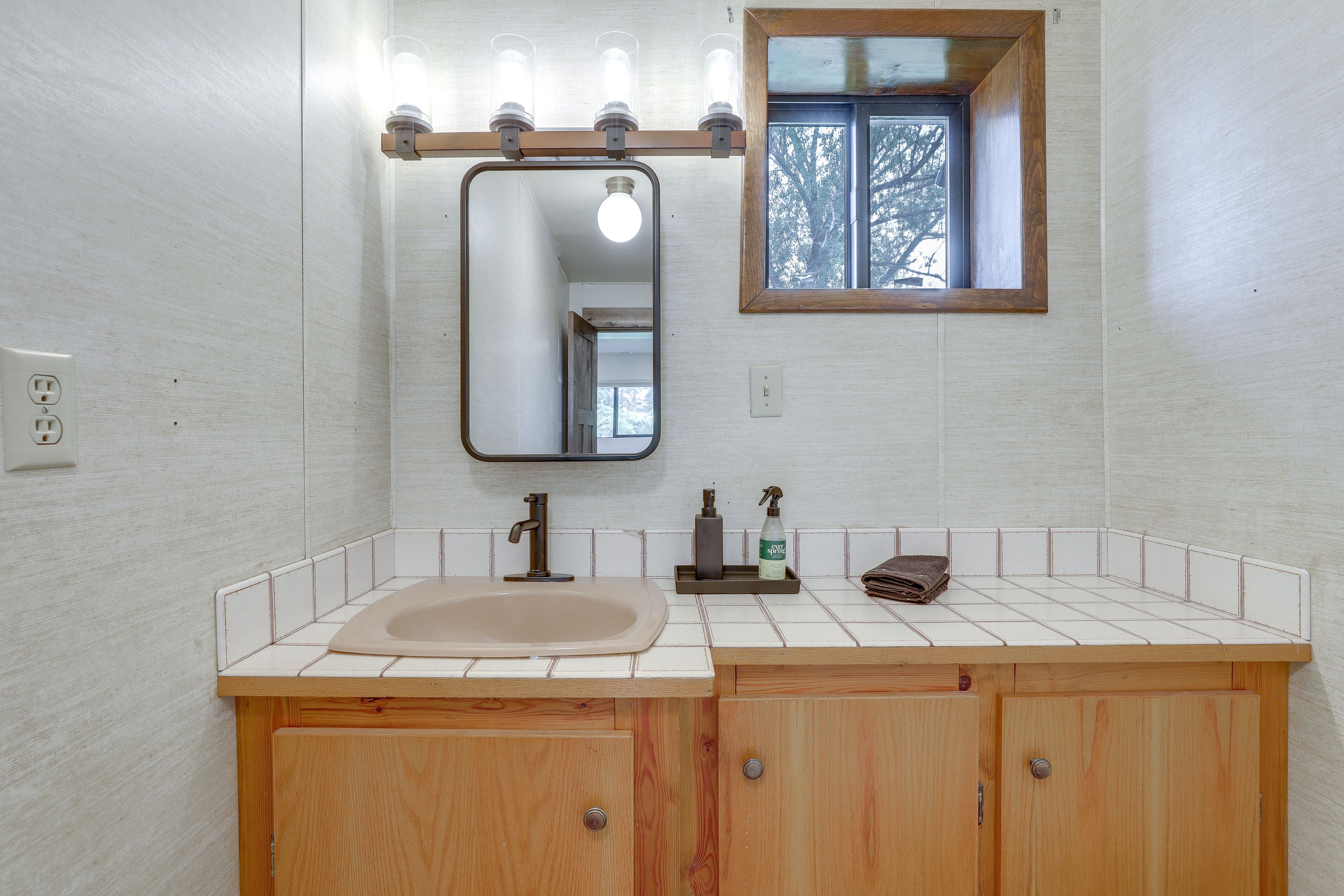 Full Bathroom | Lower Level