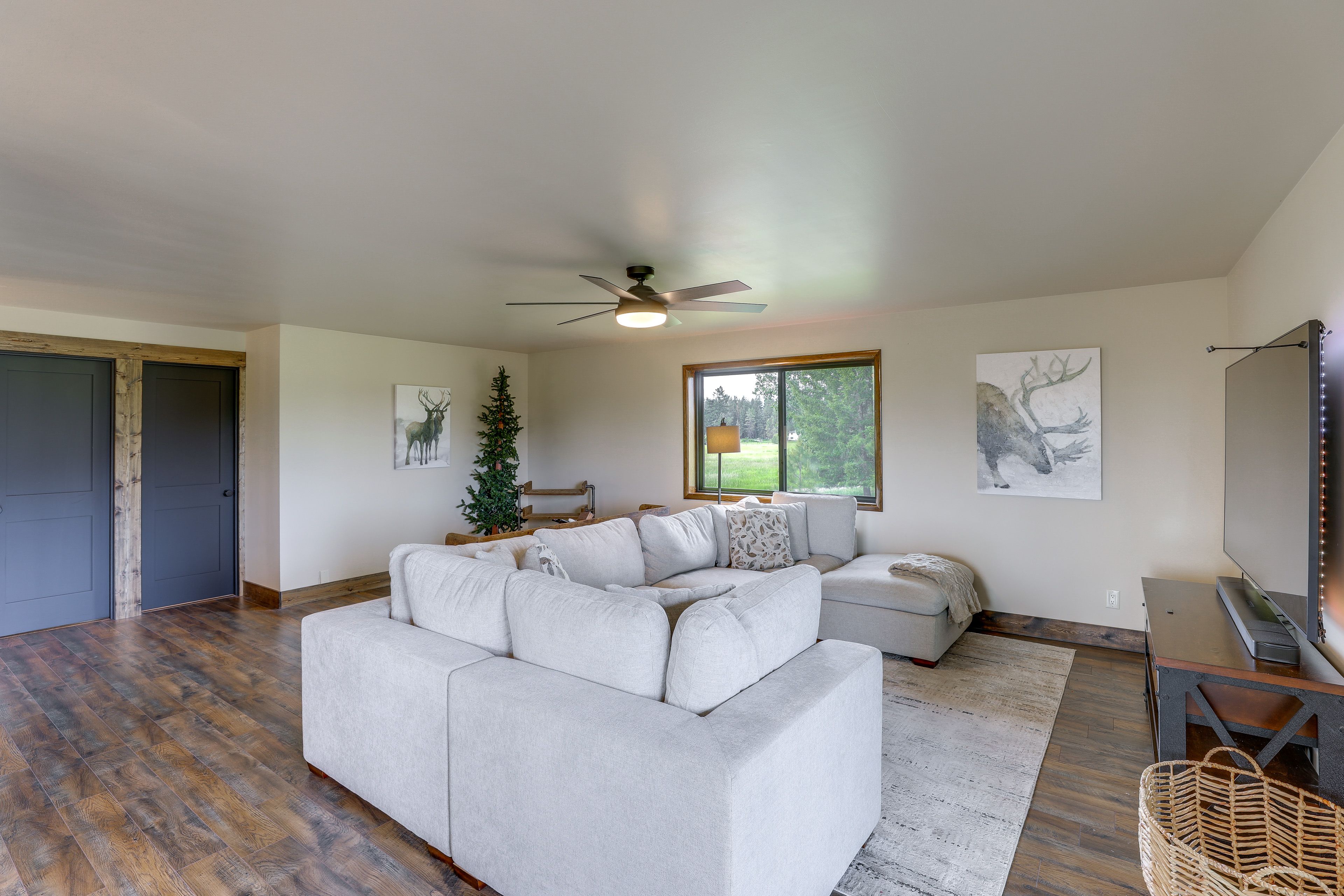 Living Room | Upper Level