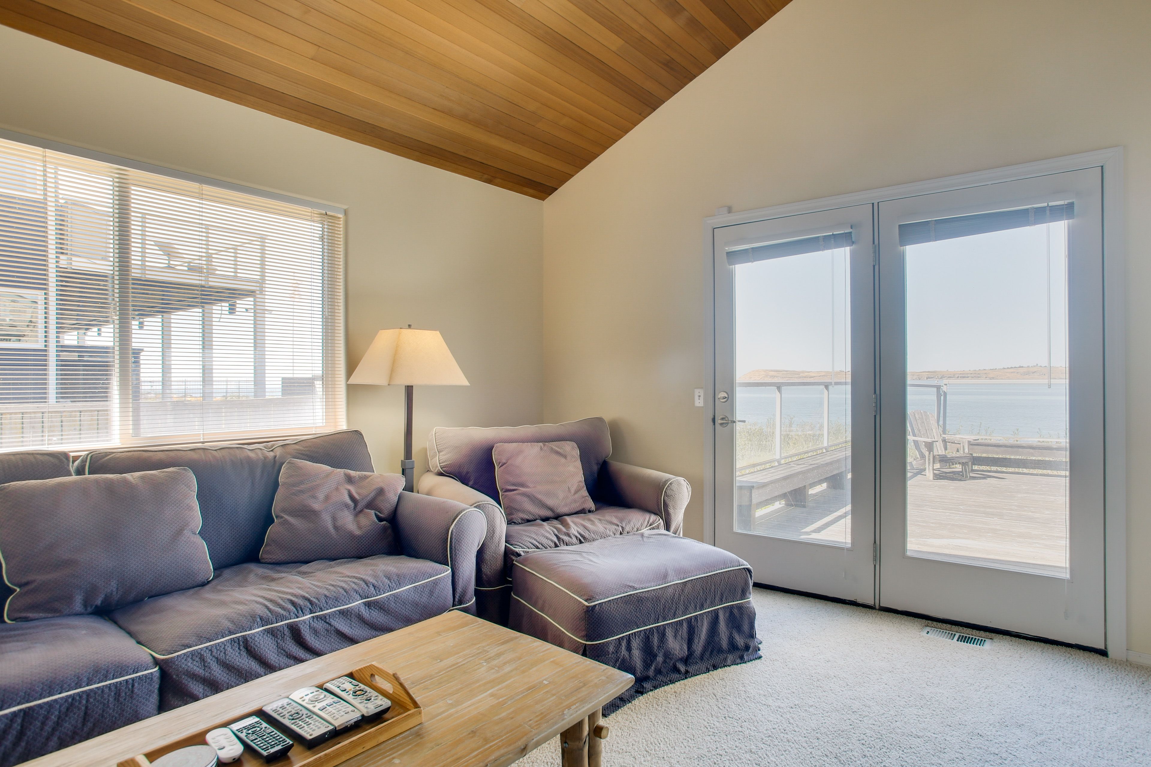 Entertainment Room | 1st Floor