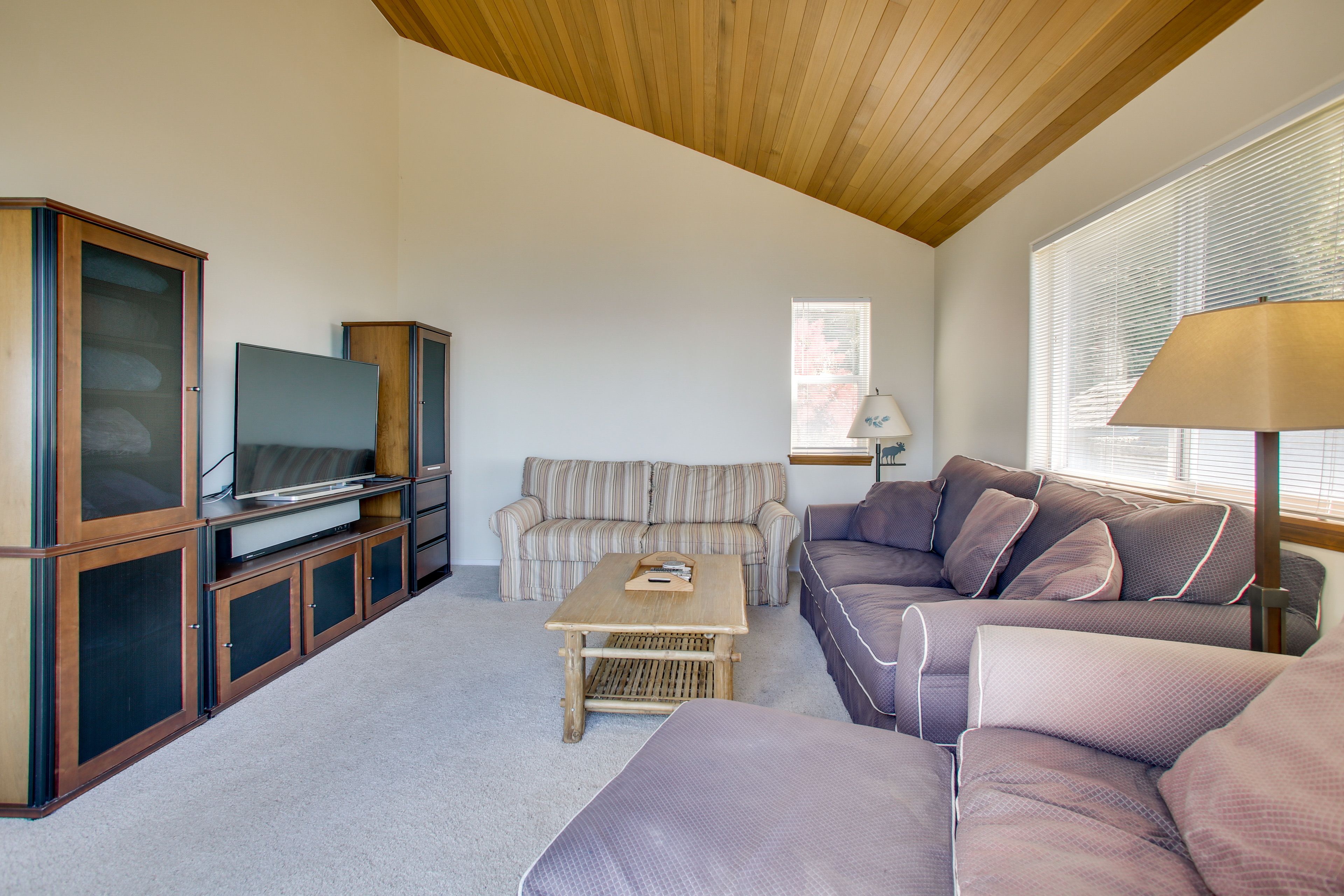 Entertainment Room | Full Sleeper Sofa | 1st Floor