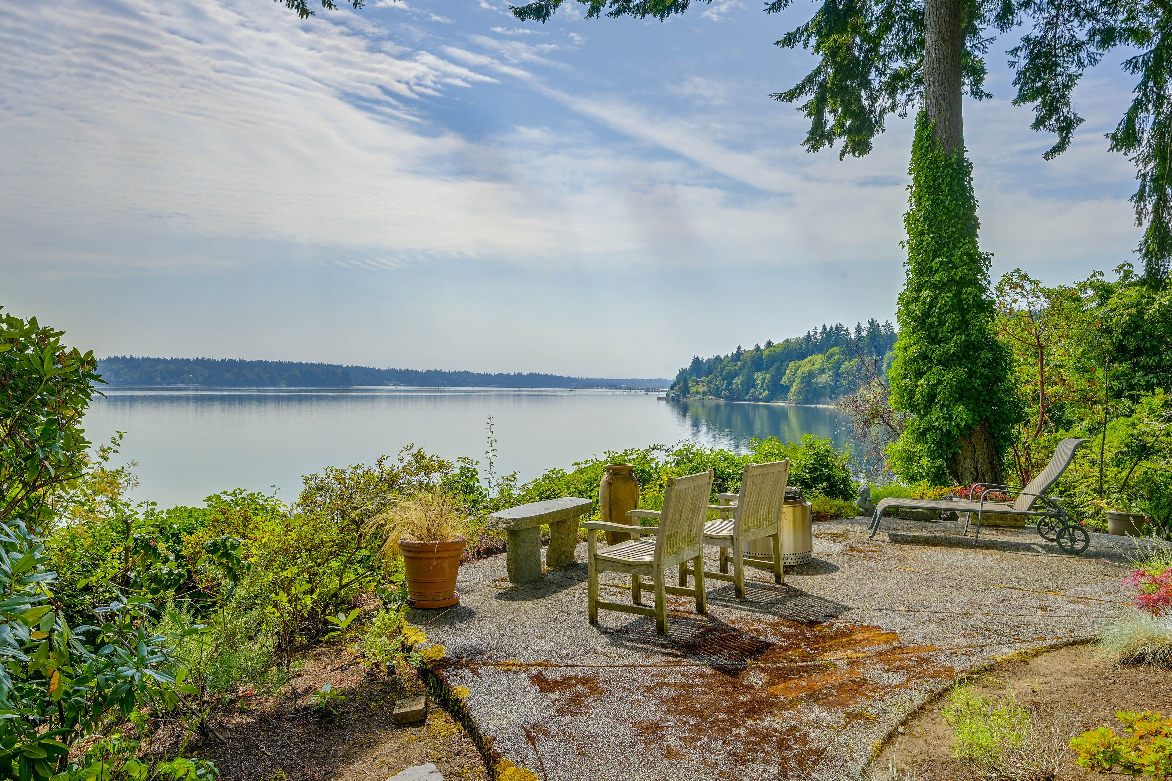 Olympia Vacation Rental | 4BR | 3BA | 3,397 Sq Ft | Stairs Required
