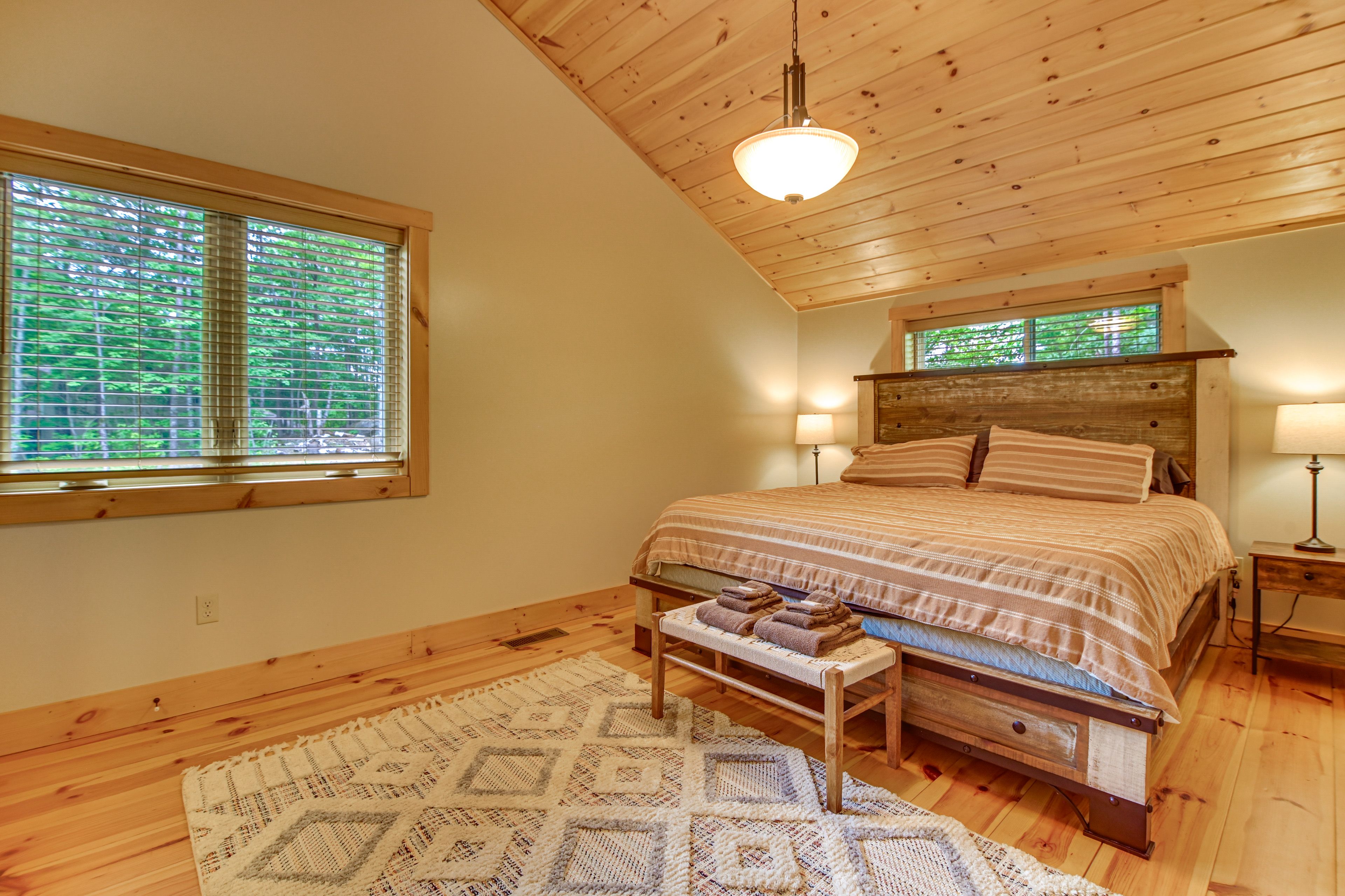 Bedroom 2 | King Bed | Upper Level