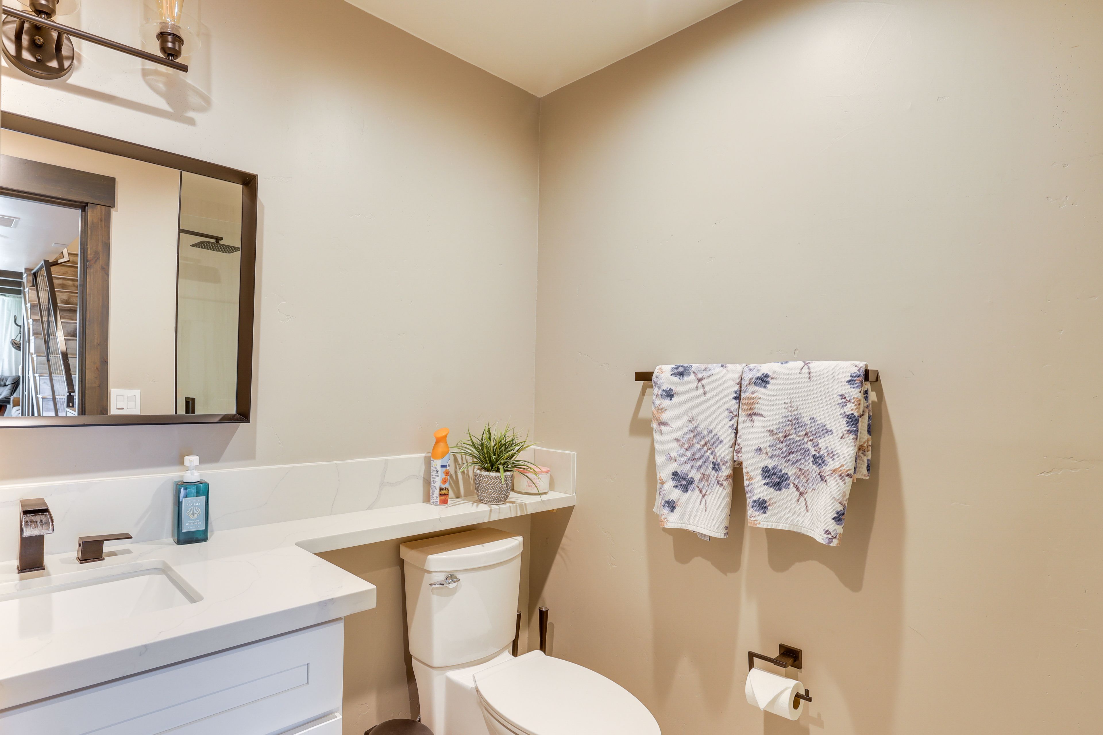 Bathroom | 1st Floor