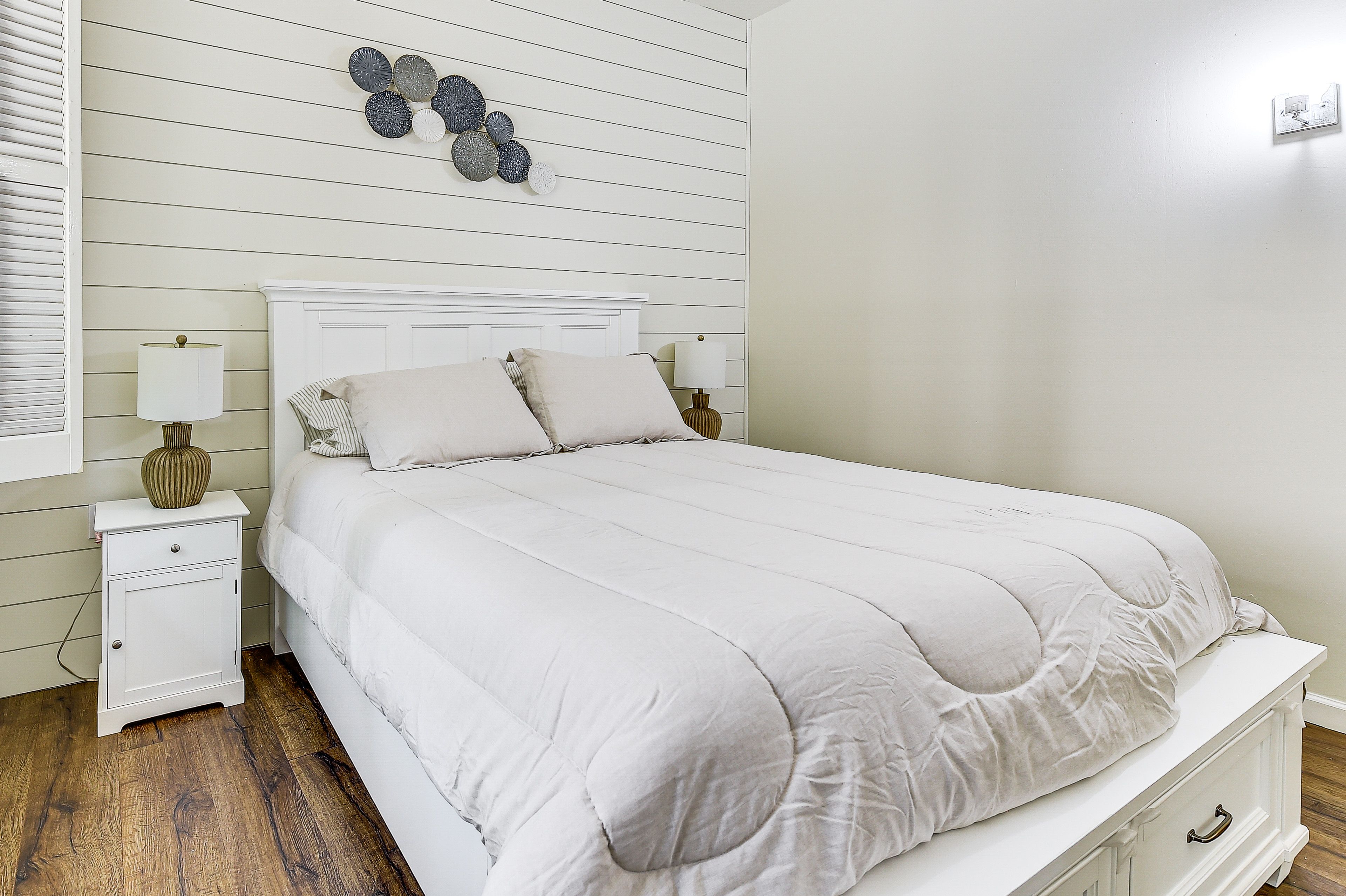 Bedroom 3 | Queen Bed