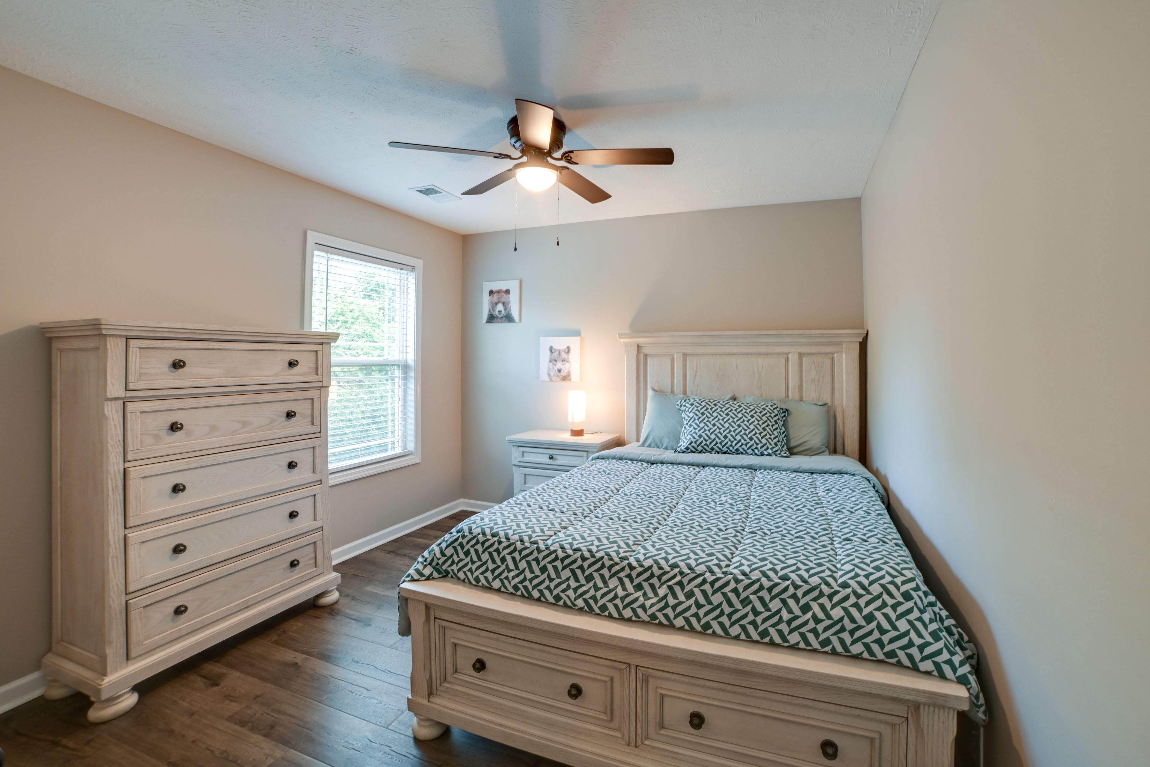 Bedroom 2 | 2nd Floor | Queen Bed