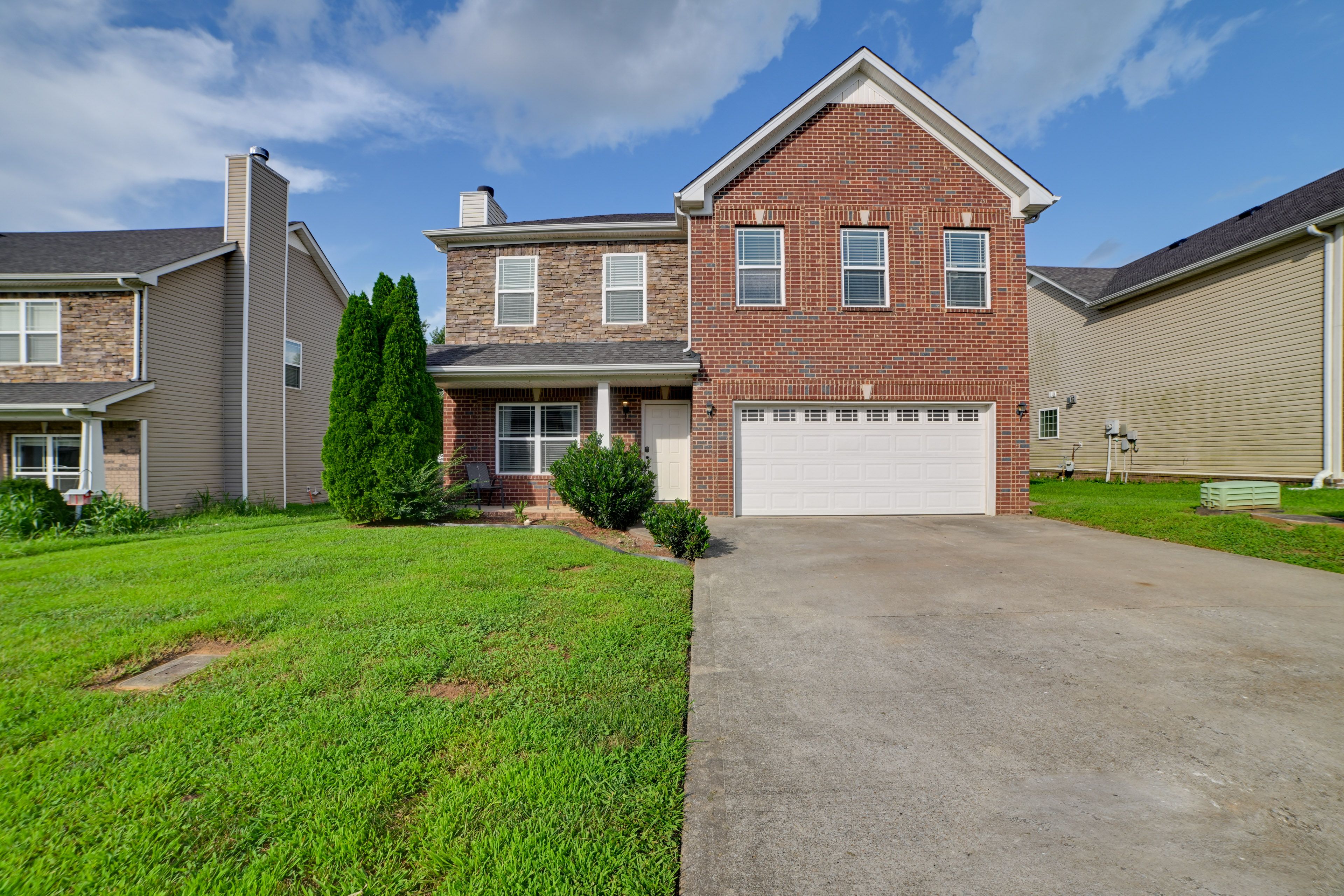 Clarksville Vacation Rental | 4BR | 2.5BA | 2,100 Sq Ft