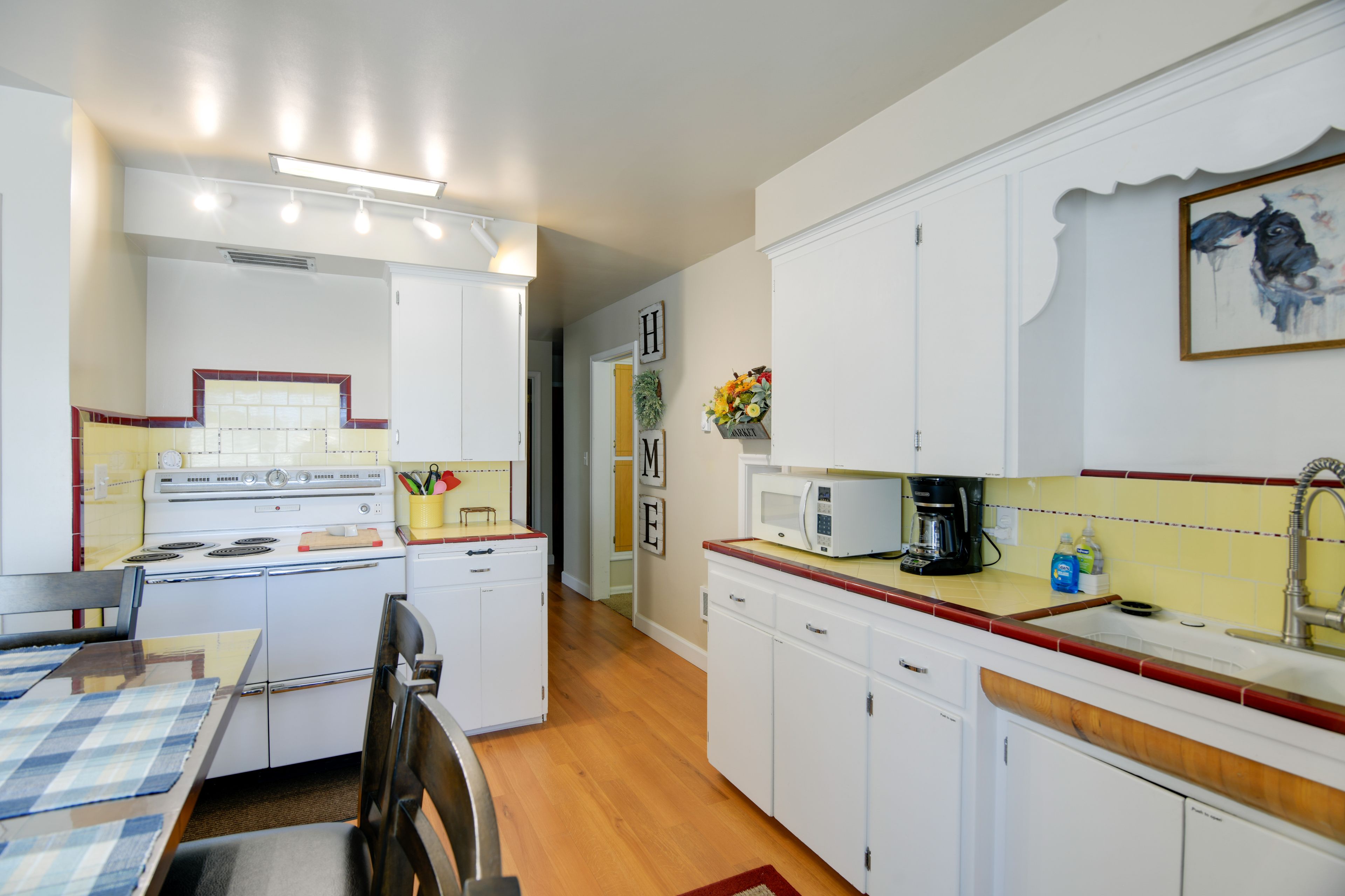 Kitchen | Main Level