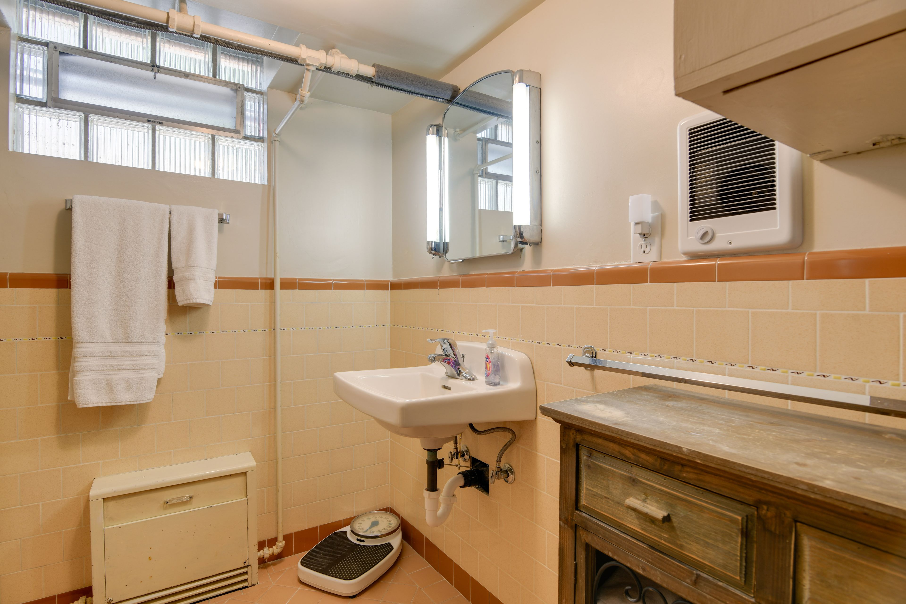 Full Bathroom | Lower Level