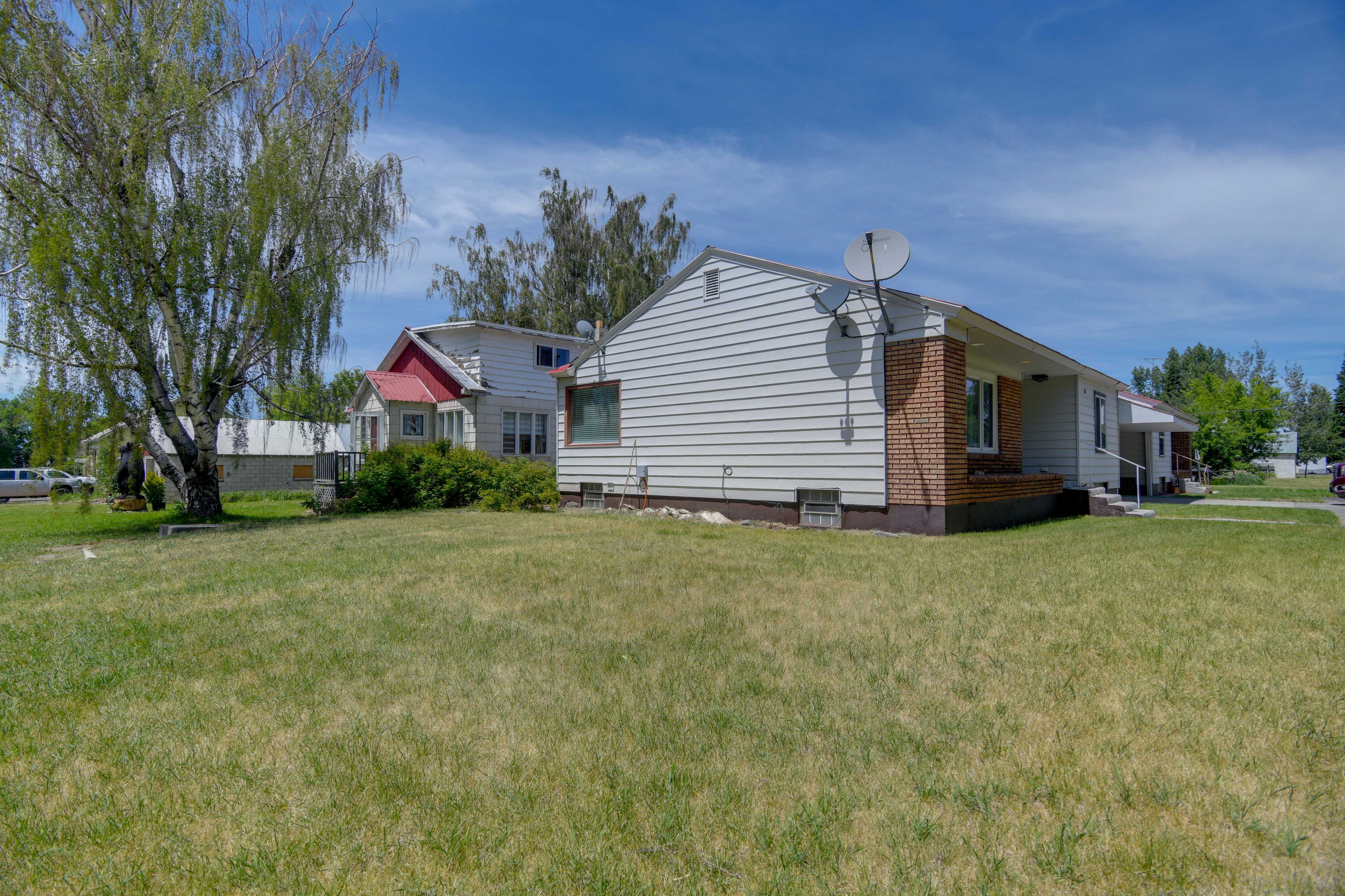Spacious Yard