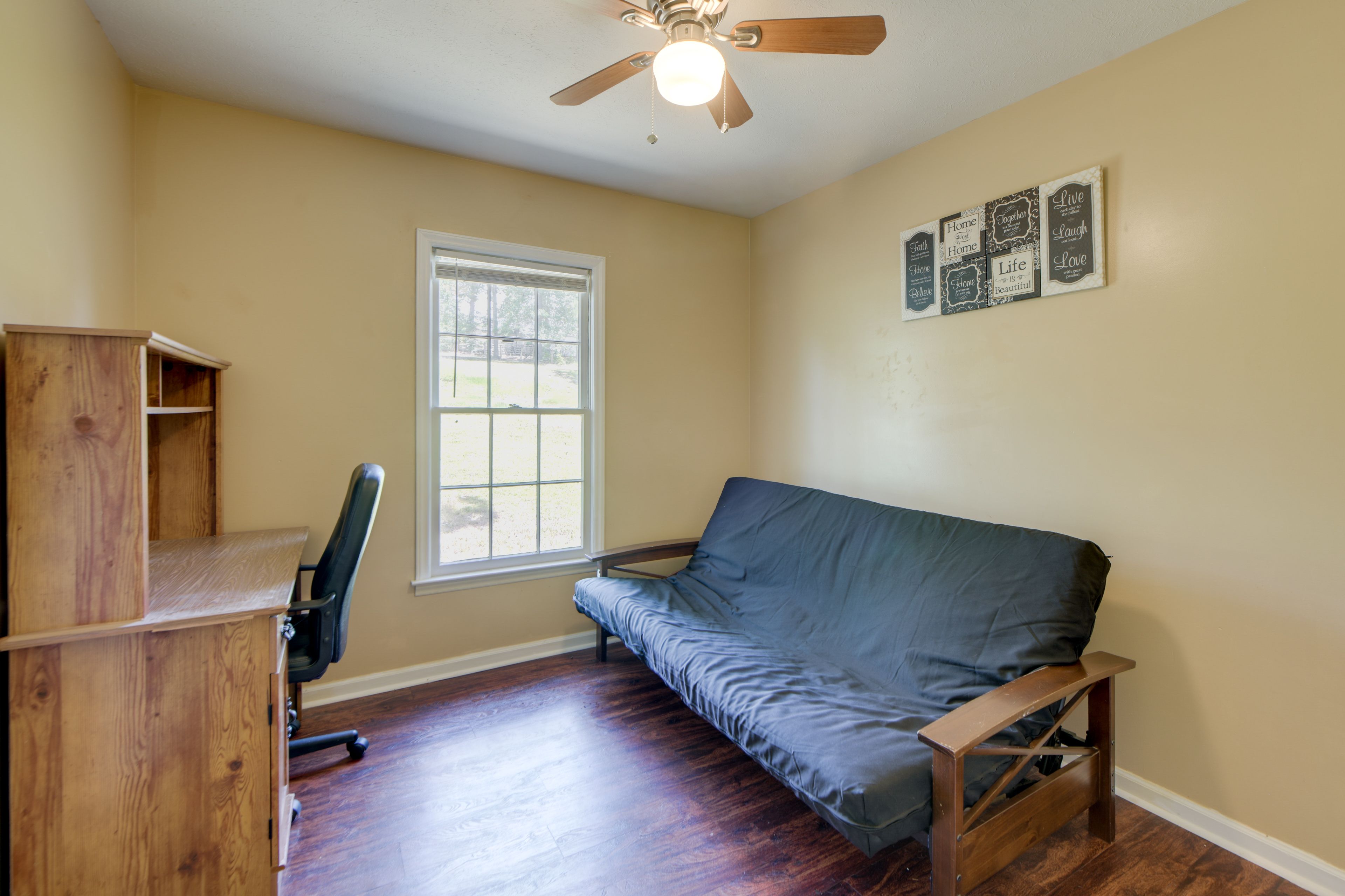 Bedroom 3 | Full Futon | Desk
