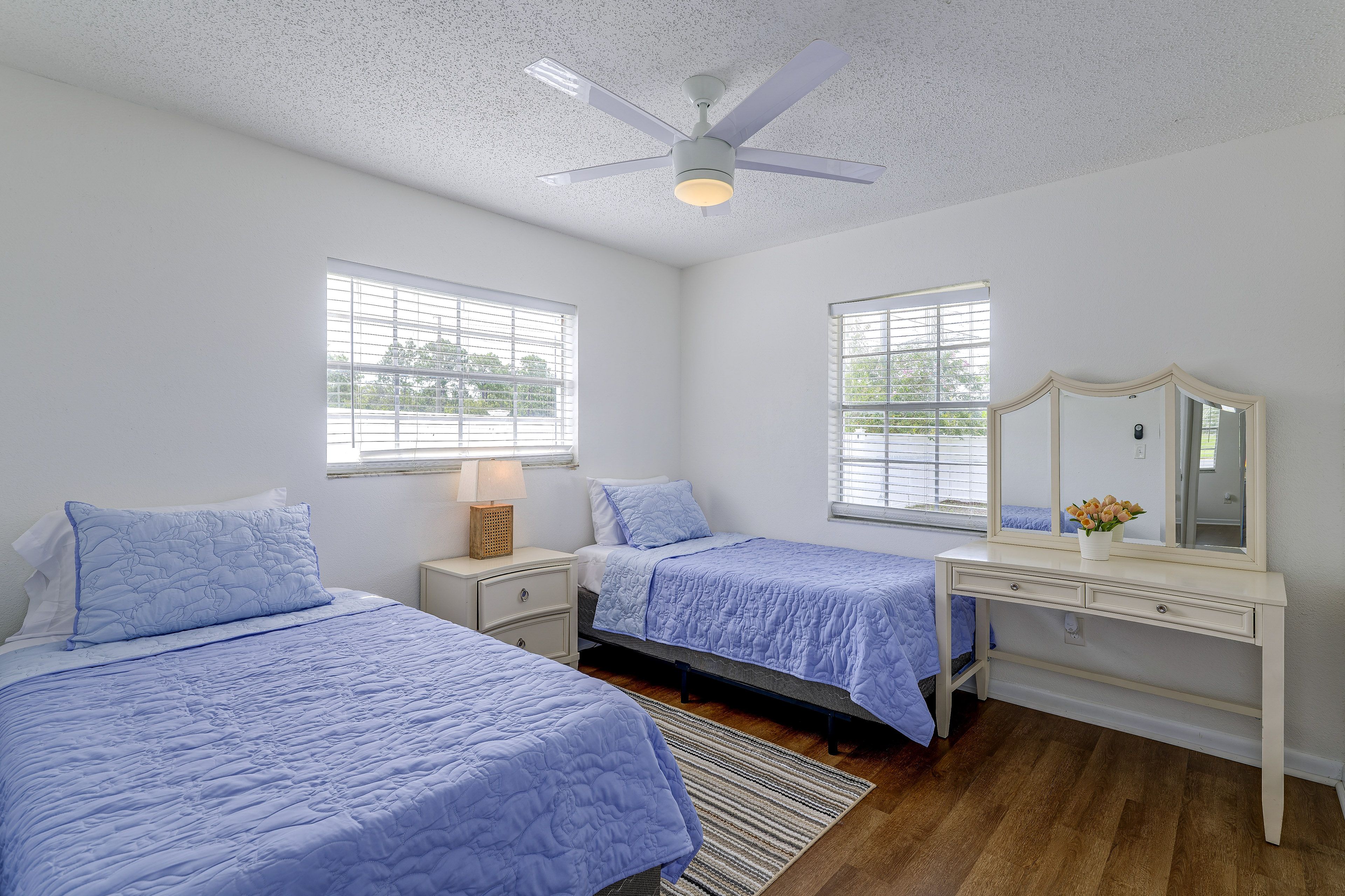 Bedroom | 2 Twin Beds