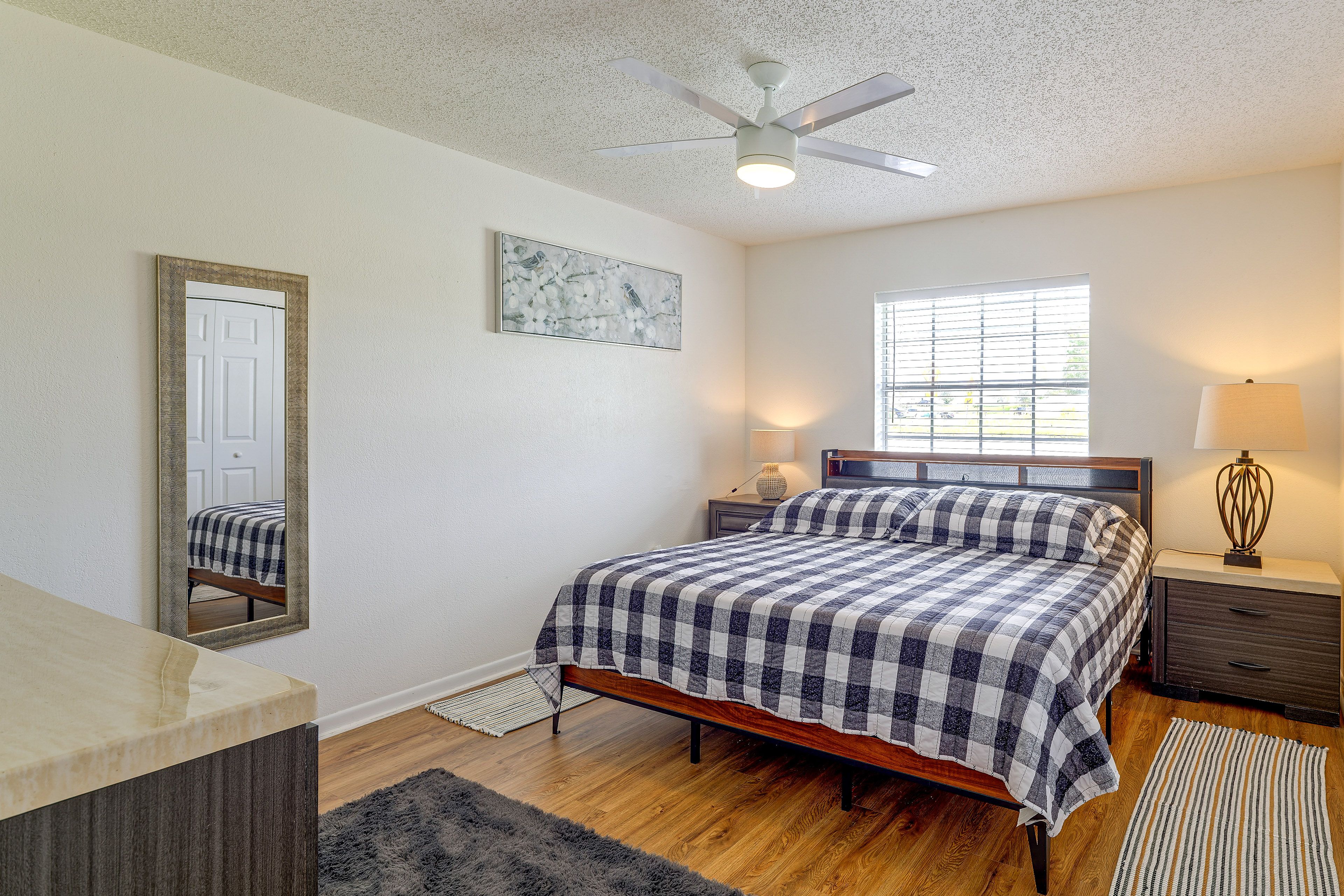 Bedroom | King Bed