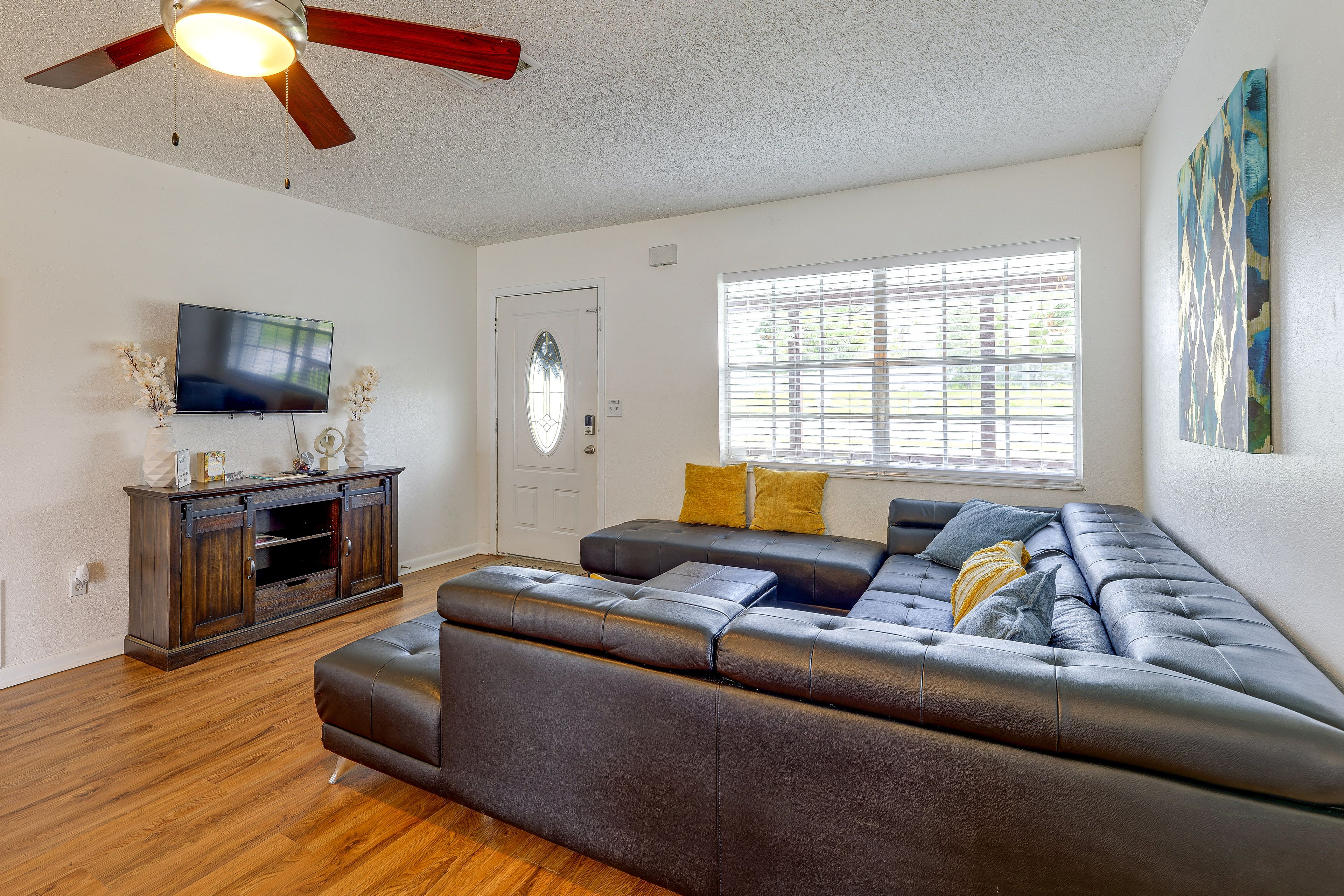 Living Room | Queen Sleeper Sofa