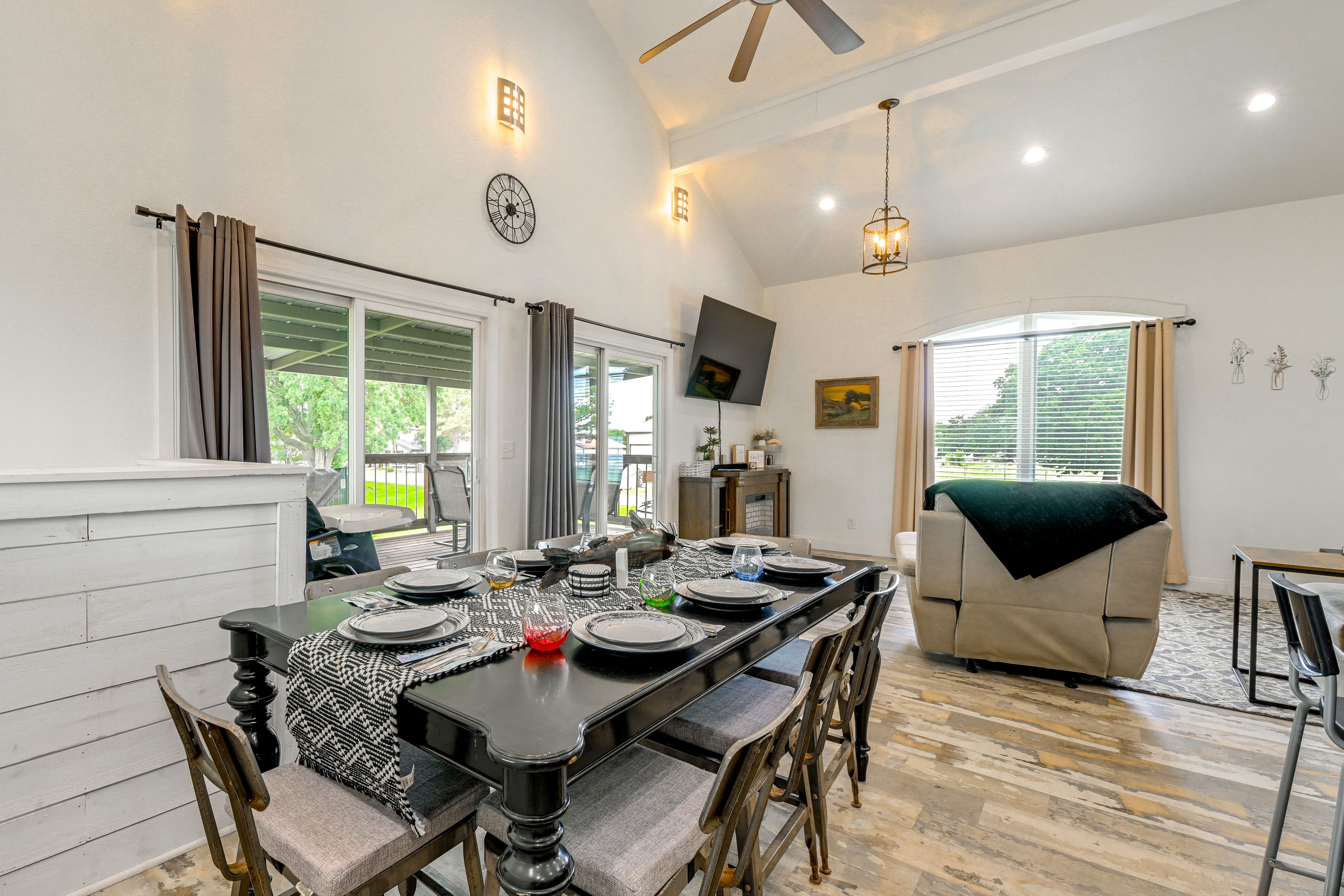 Dining Area | Dishes & Flatware Provided | 2nd Floor