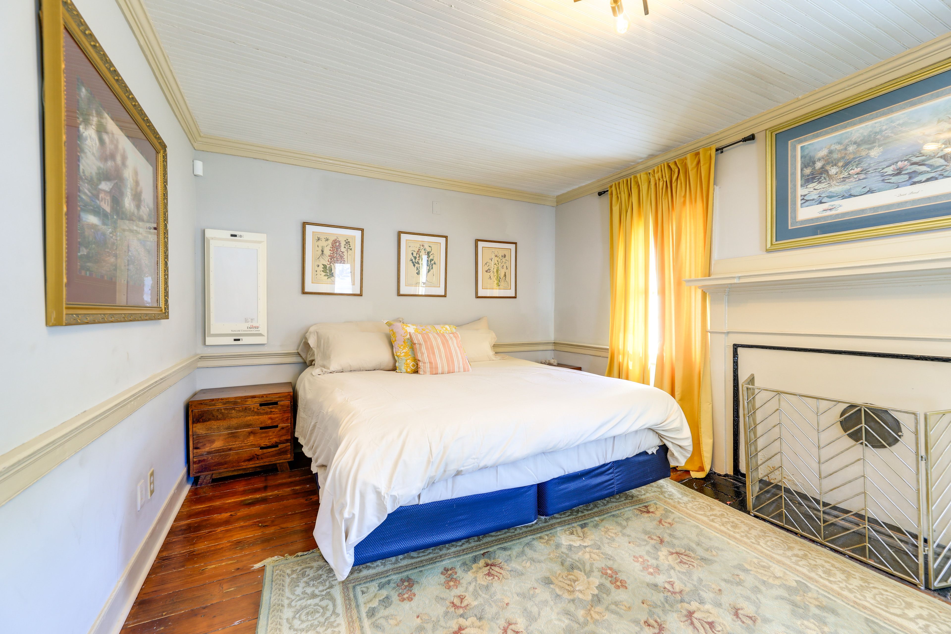 Bedroom 1 | King Bed | 1st Floor