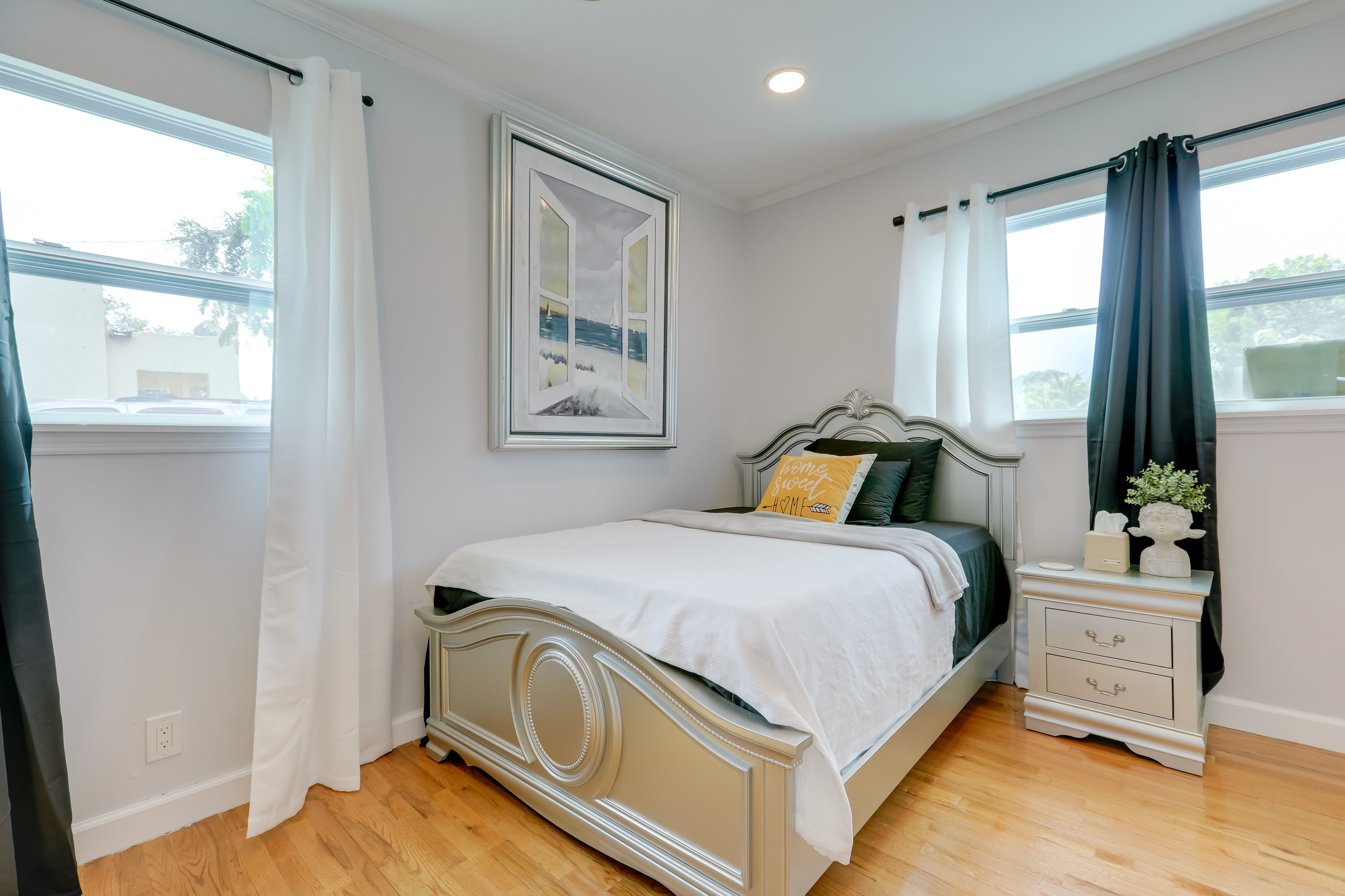 Home 2 | Bedroom 2 | Queen Bed