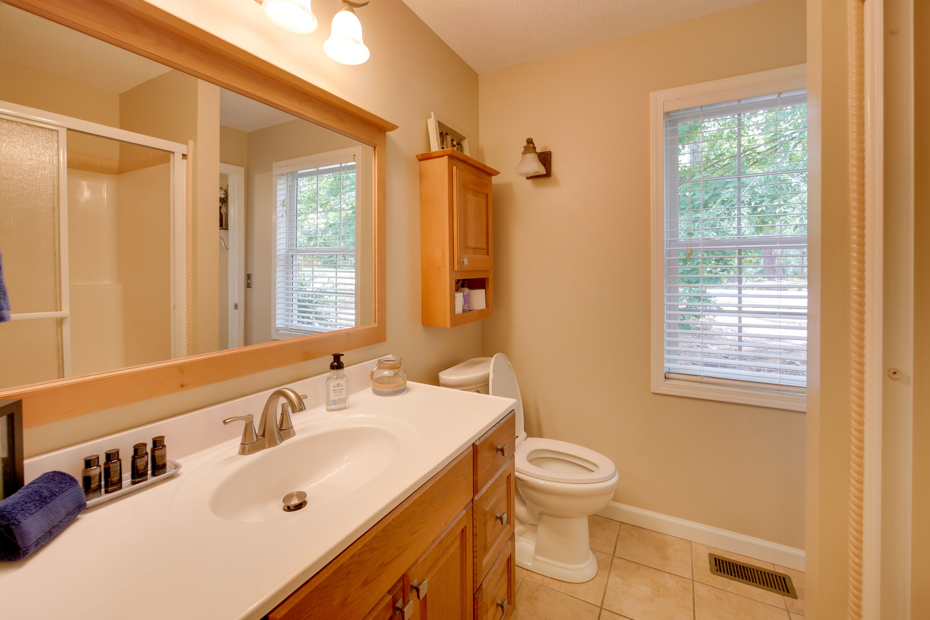 En-Suite Bathroom | Towels & Linens Provided
